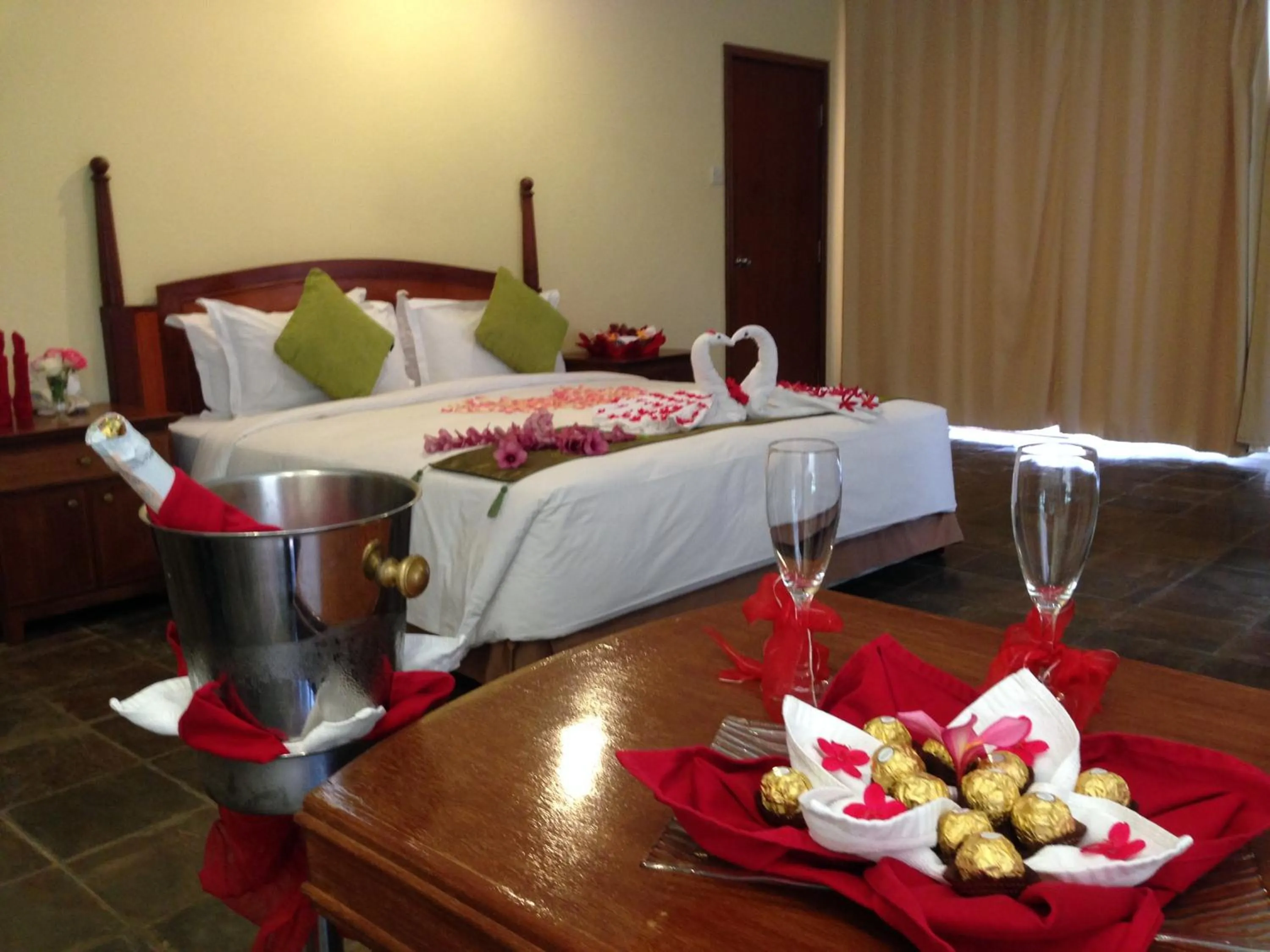 wedding, Bed in Palm Beach Resort & SPA