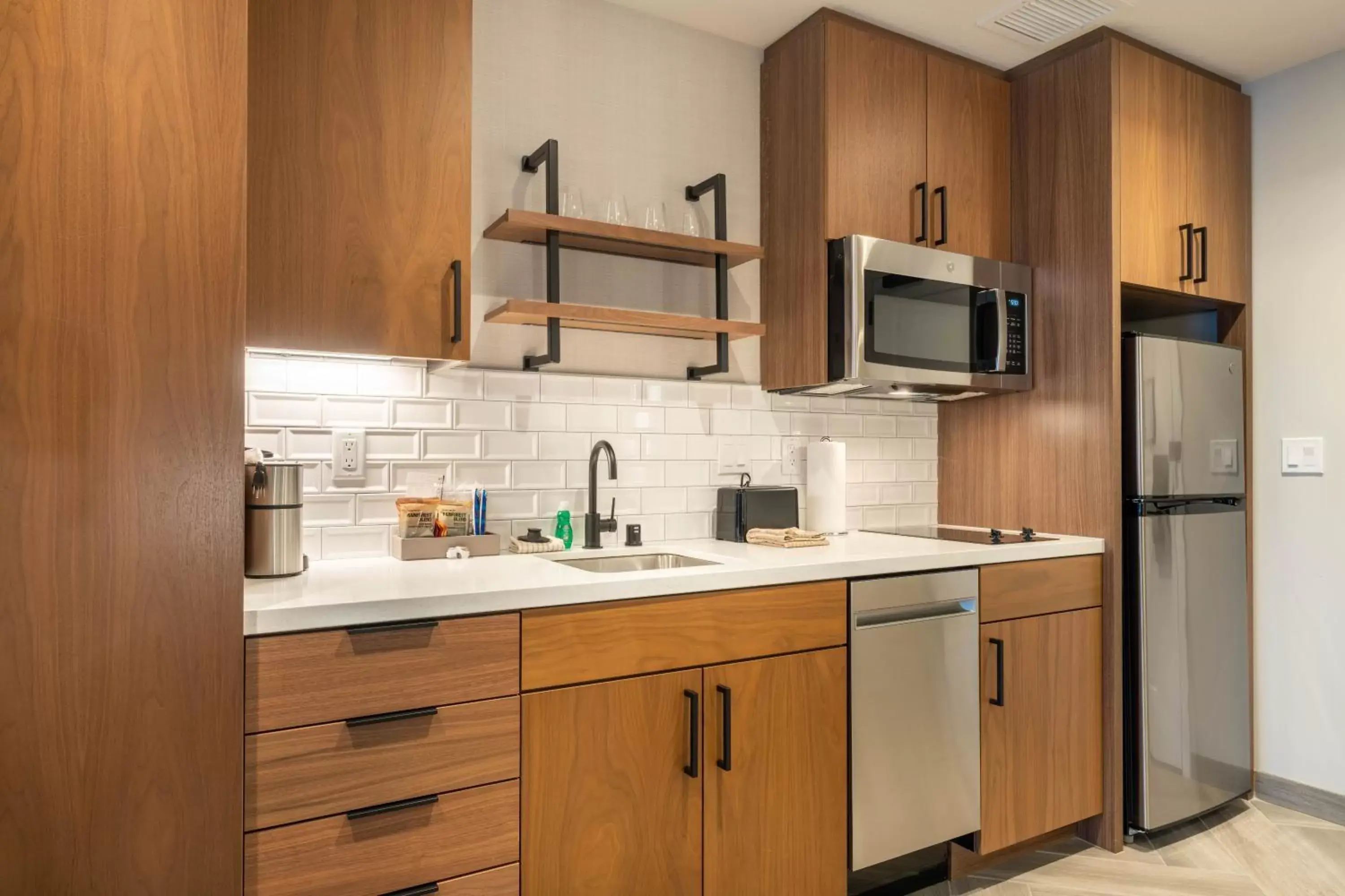 Kitchen or kitchenette, Kitchen/Kitchenette in Residence Inn by Marriott San Francisco Airport Millbrae Station