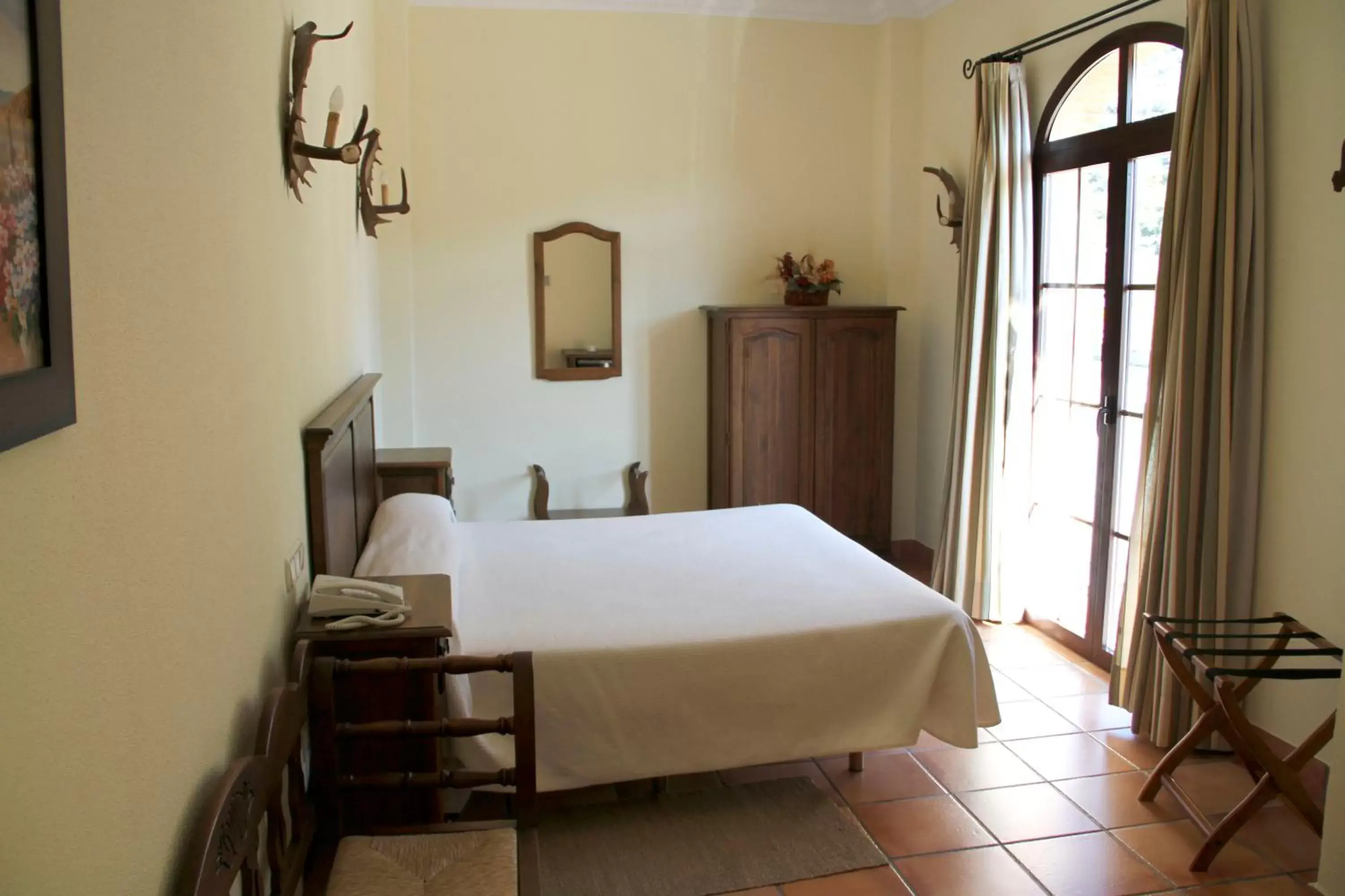 Photo of the whole room, Bed in Hotel Sierra de Ubrique