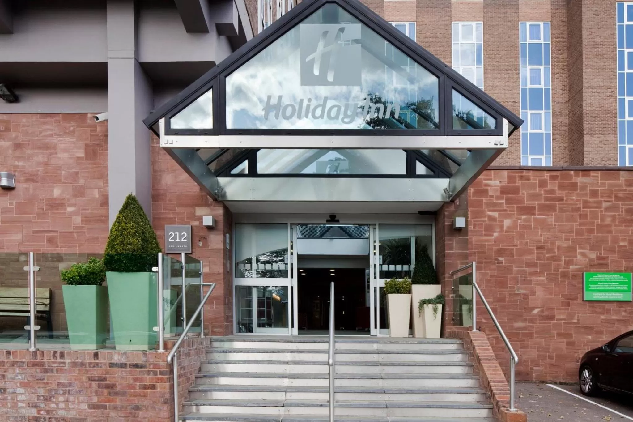 Property building in Holiday Inn Kenilworth - Warwick by IHG