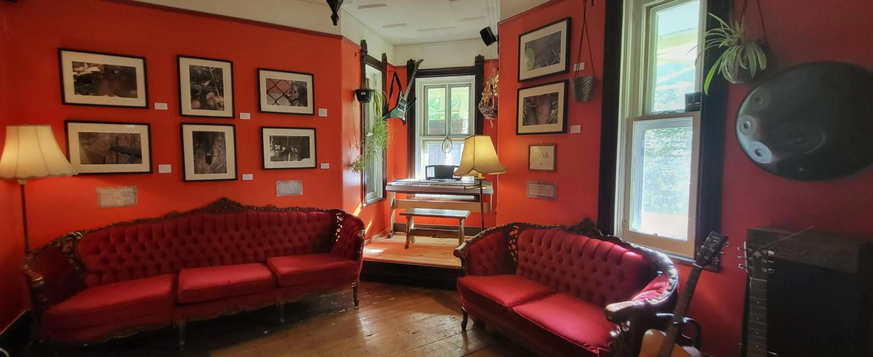 Living room in Le Salon des Inconnus