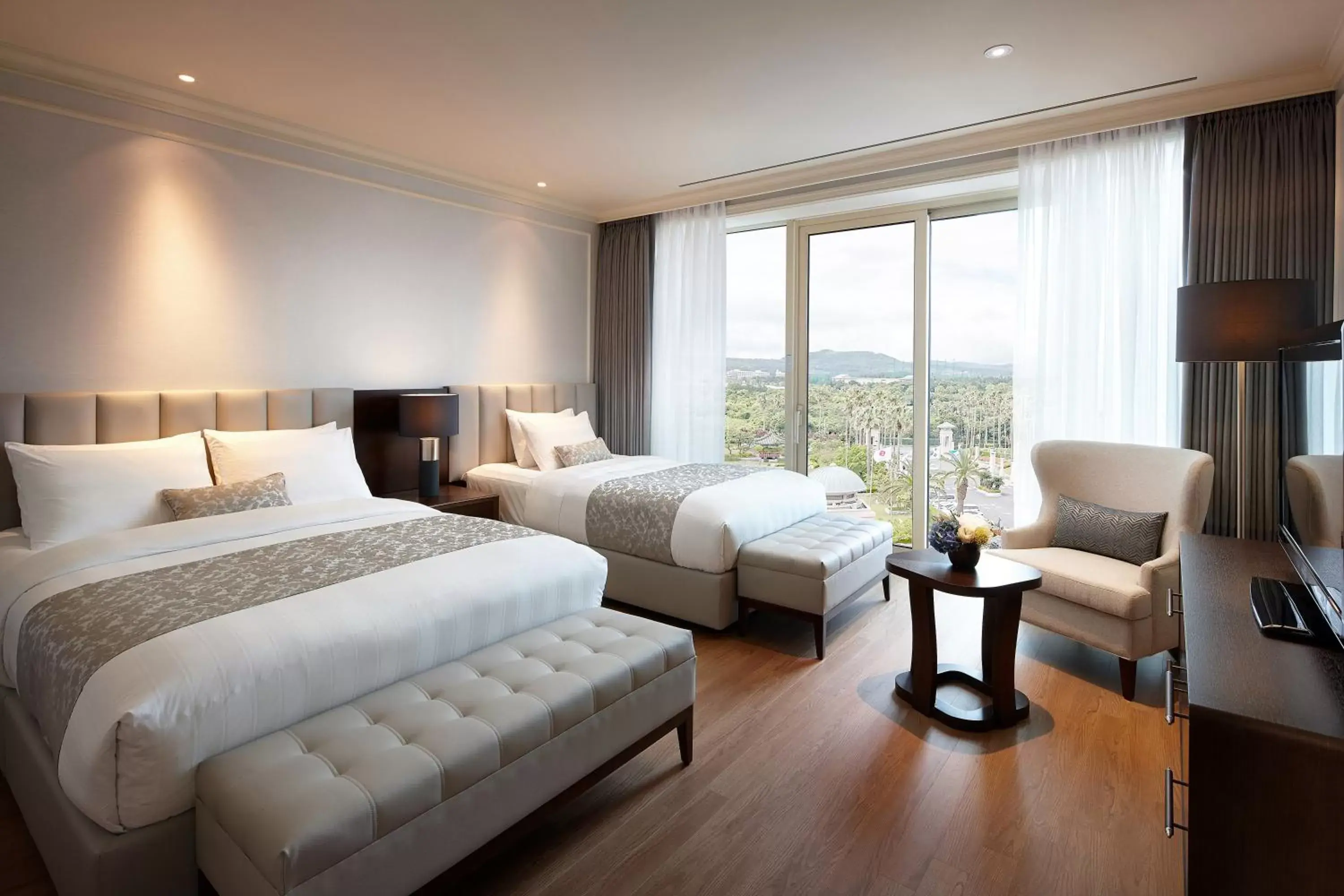Deluxe Family Twin Suite with Mountain View in Lotte Hotel Jeju