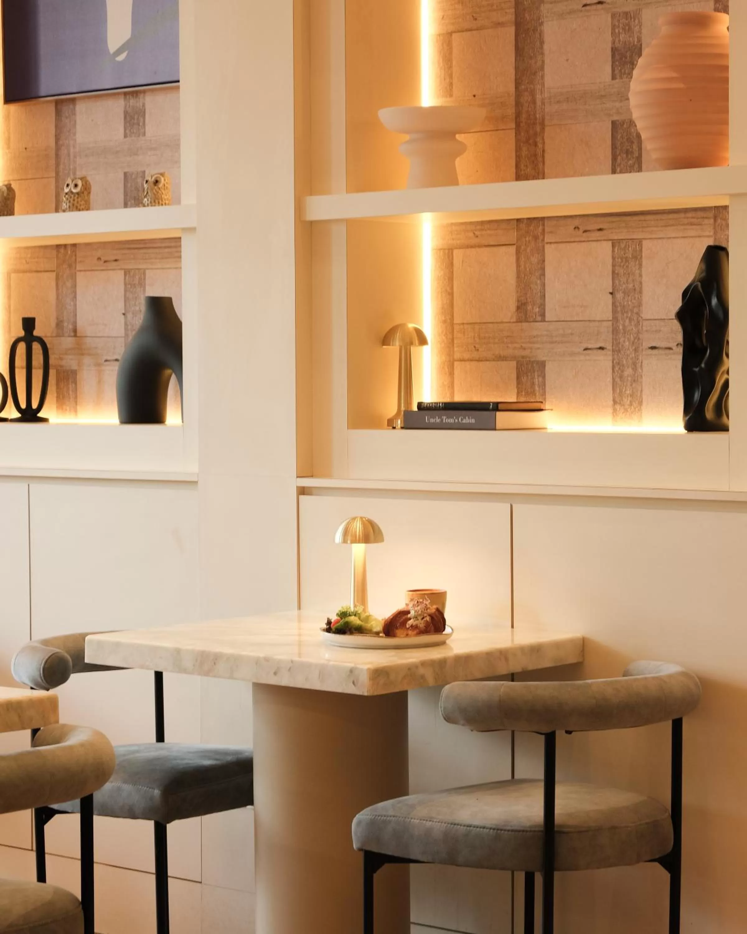 Restaurant/places to eat in AMI Suites - Arte Mont Kiara