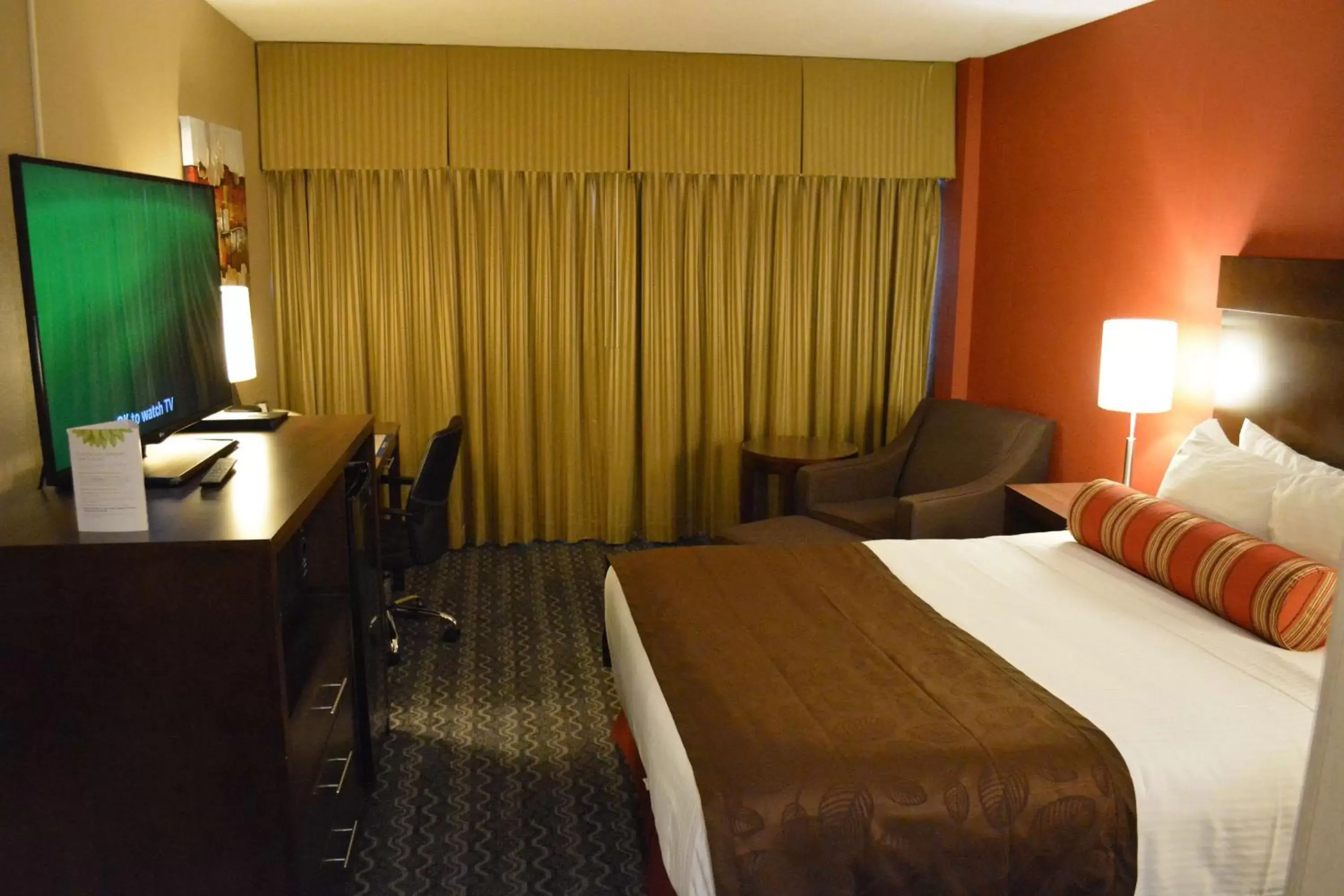 Photo of the whole room, Bed in Best Western Terrace Inn