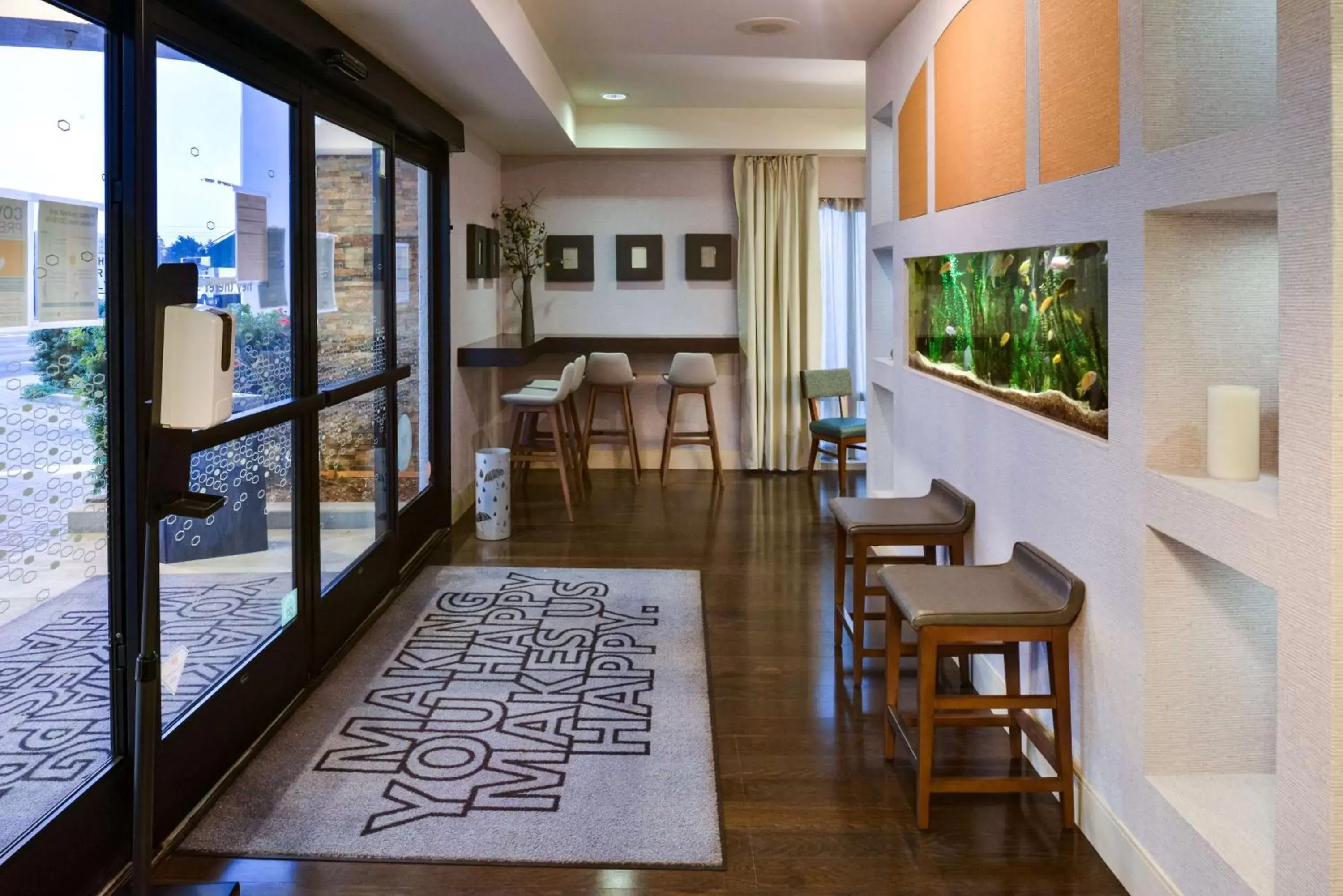 Lobby or reception in Hampton Inn San Francisco - Daly City