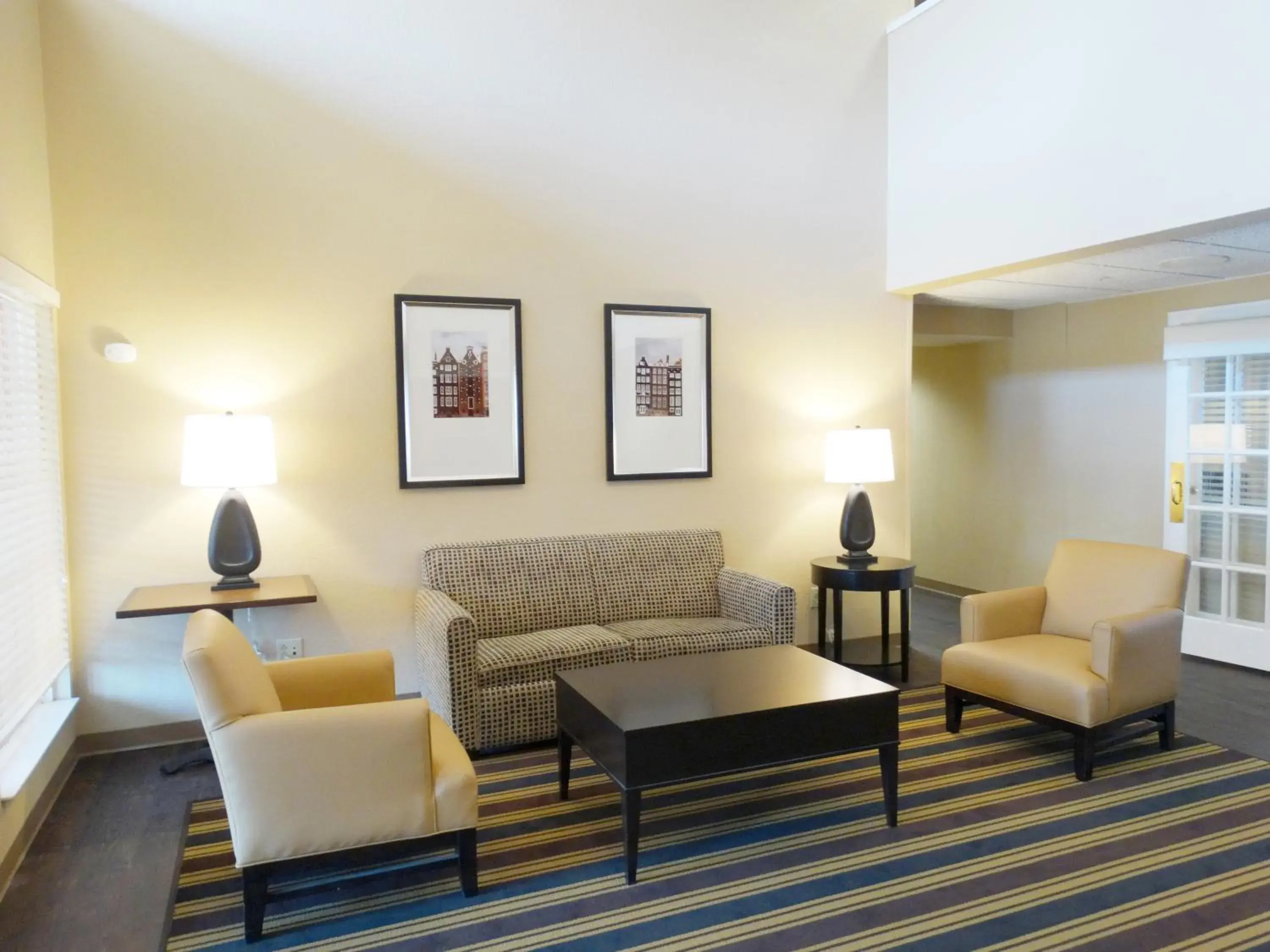 Lobby or reception, Seating Area in Extended Stay America Suites - Dallas - Plano Parkway