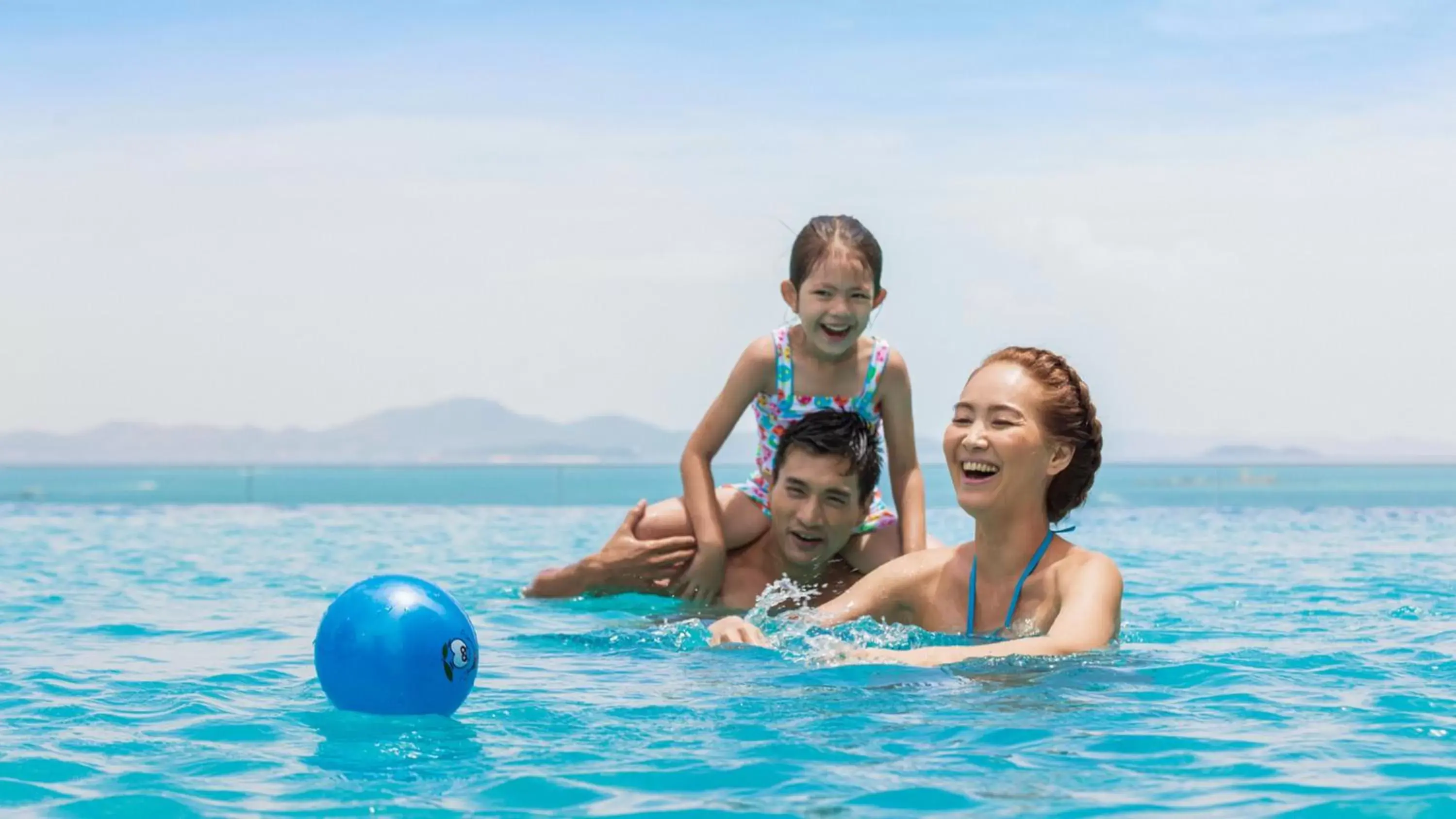 Swimming pool, Family in Holiday Inn Pattaya, an IHG Hotel