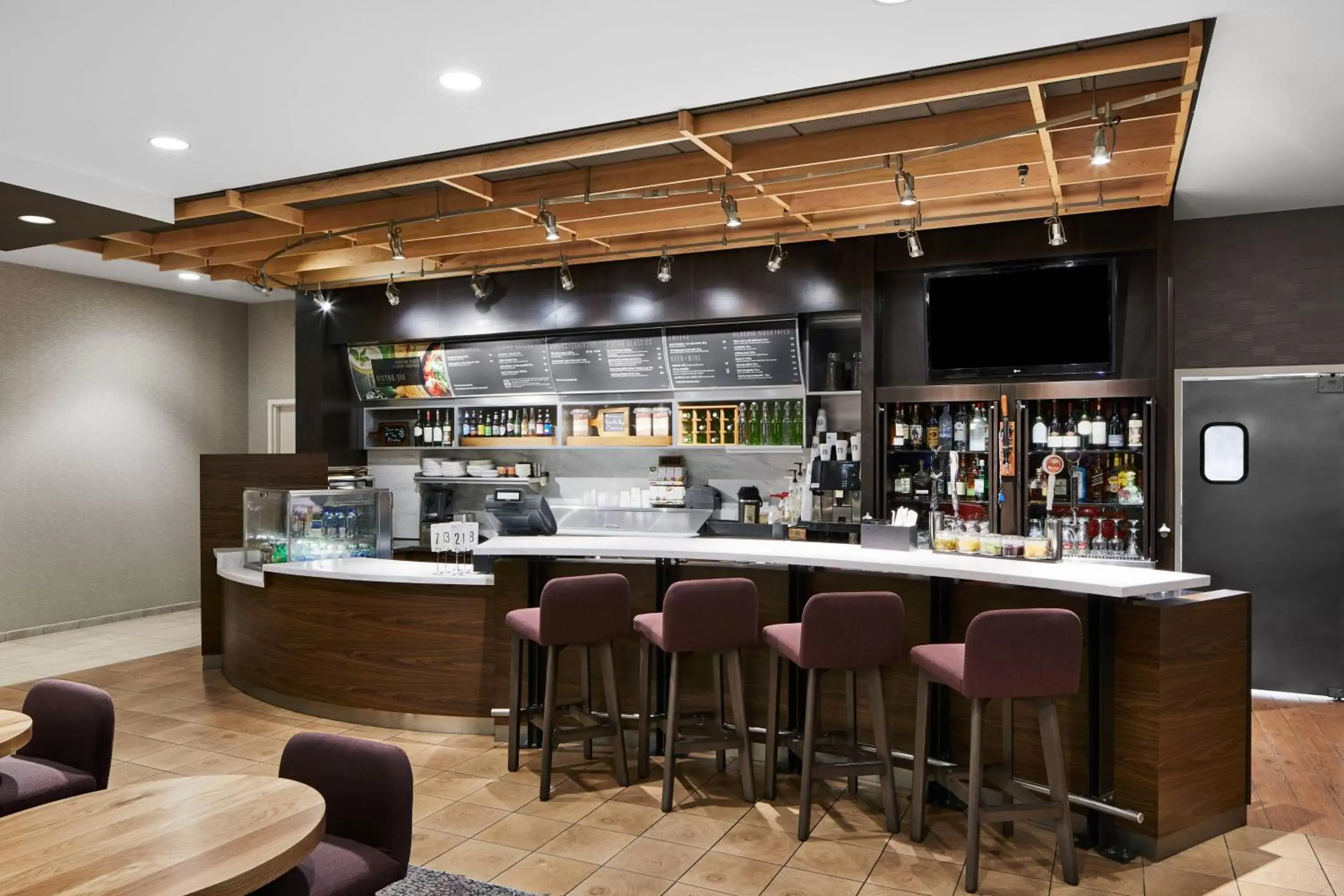 Restaurant/places to eat, Lounge/Bar in Courtyard by Marriott Newark Downtown