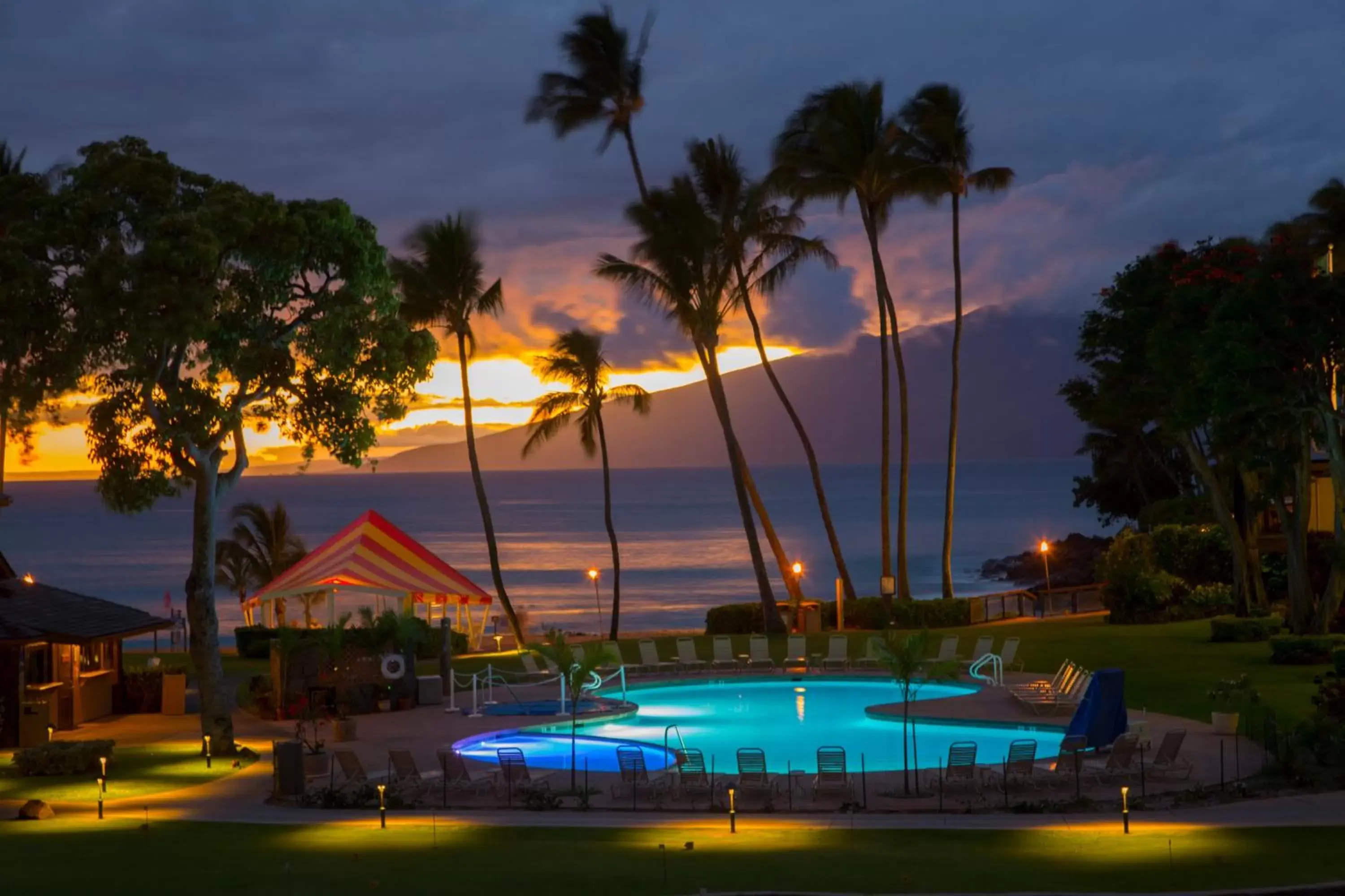 Property building, Swimming Pool in Napili Kai Beach Resort