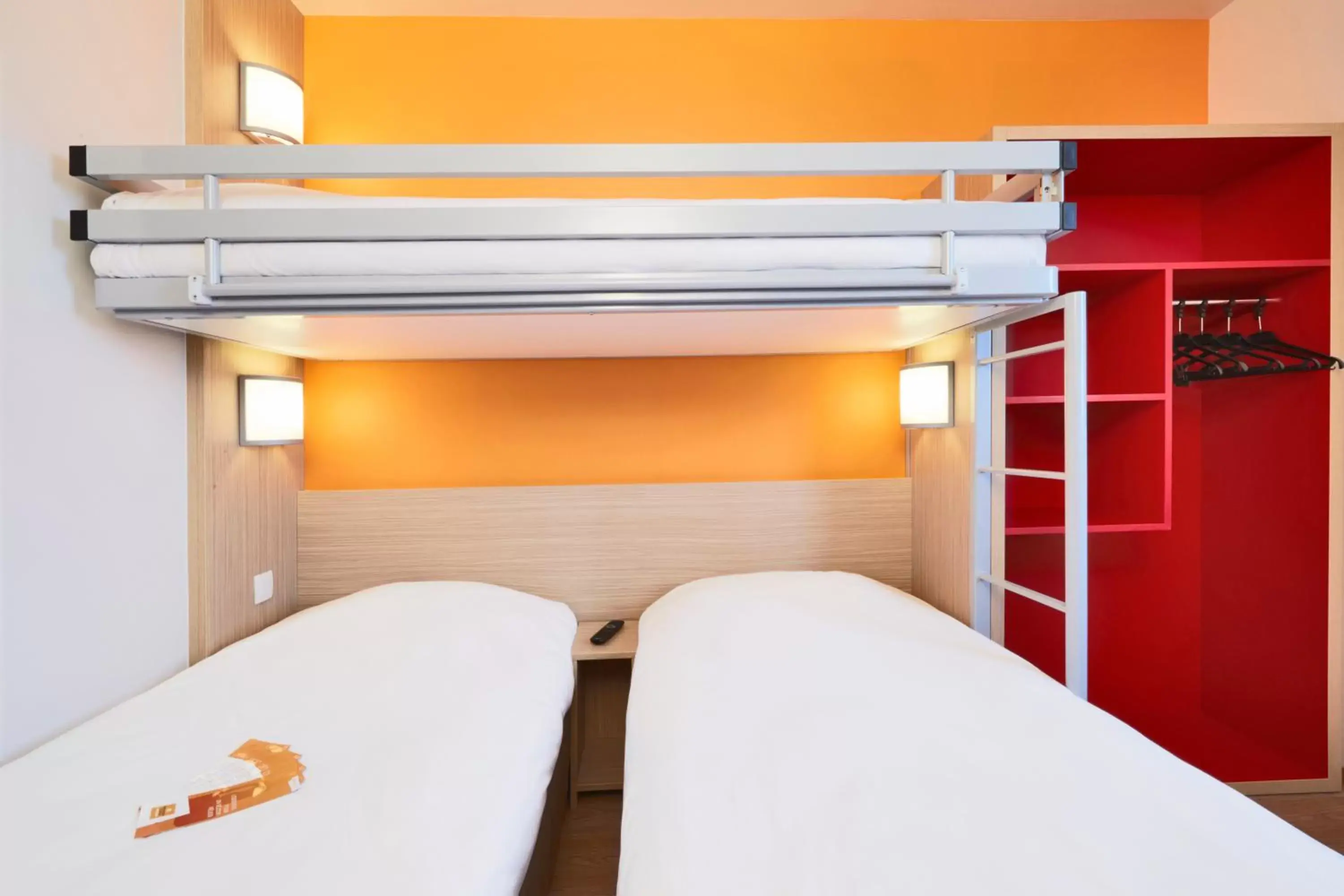 Bed, Bunk Bed in Premiere Classe Bordeaux Ouest - Mérignac Aéroport