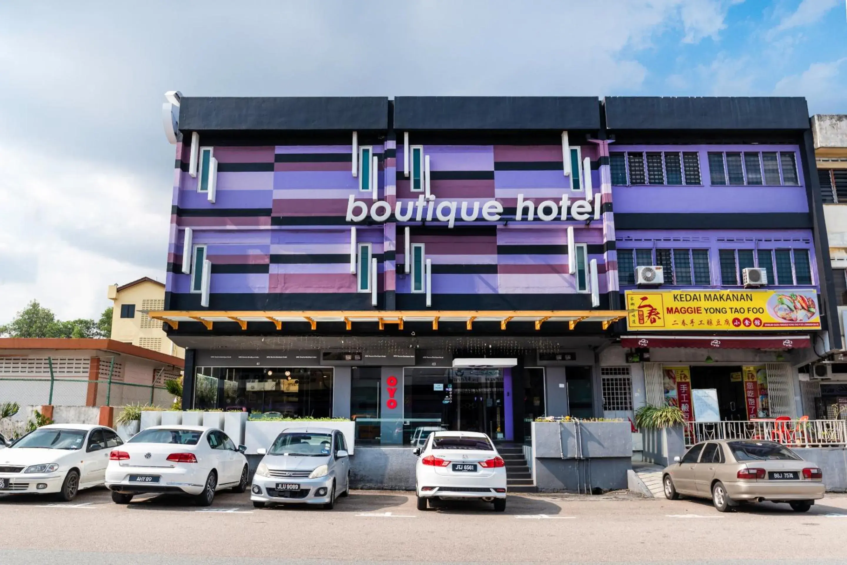 Facade/entrance, Property Building in OYO 902 Rooms Boutique Hotel