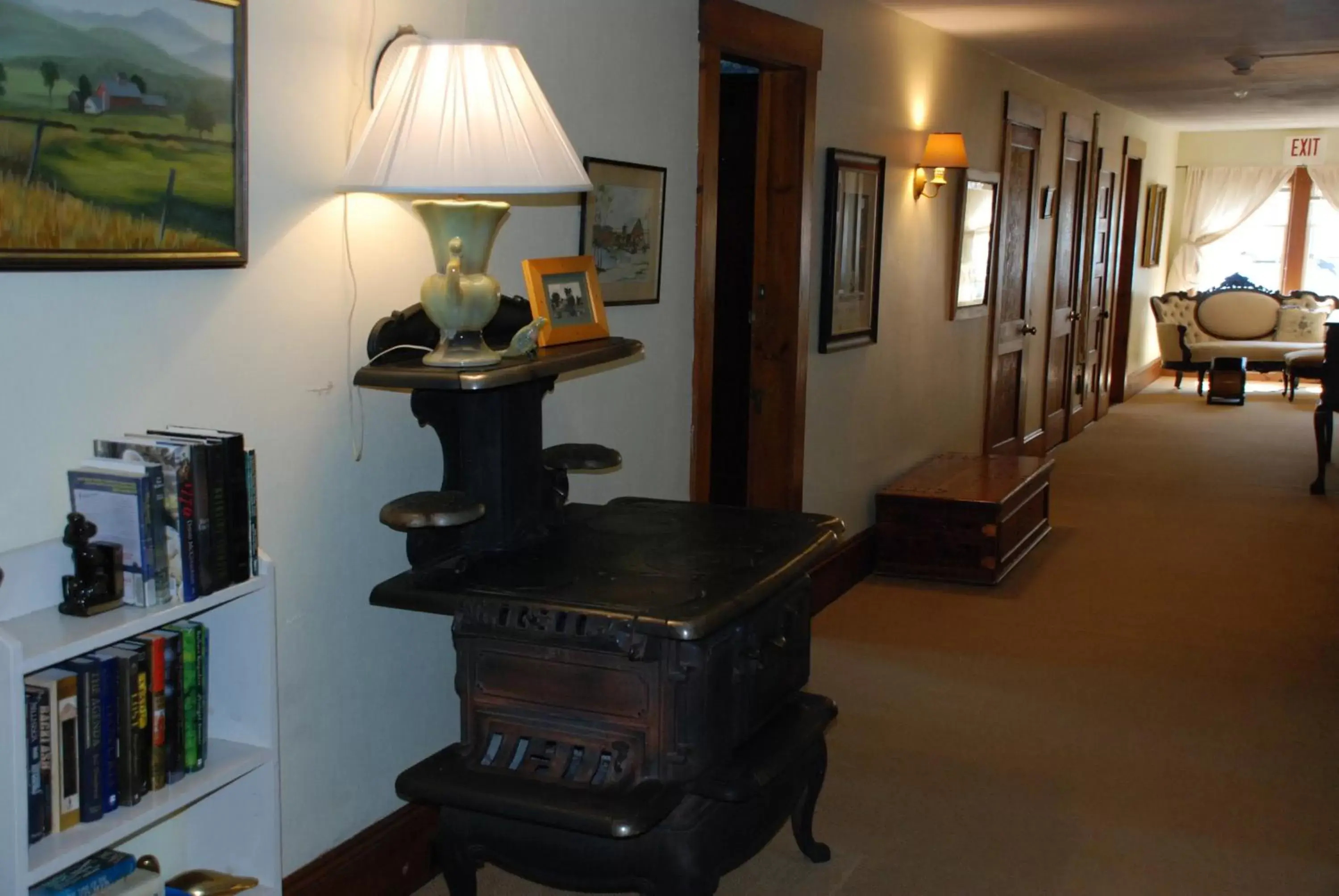 Area and facilities, Seating Area in Follansbee Inn