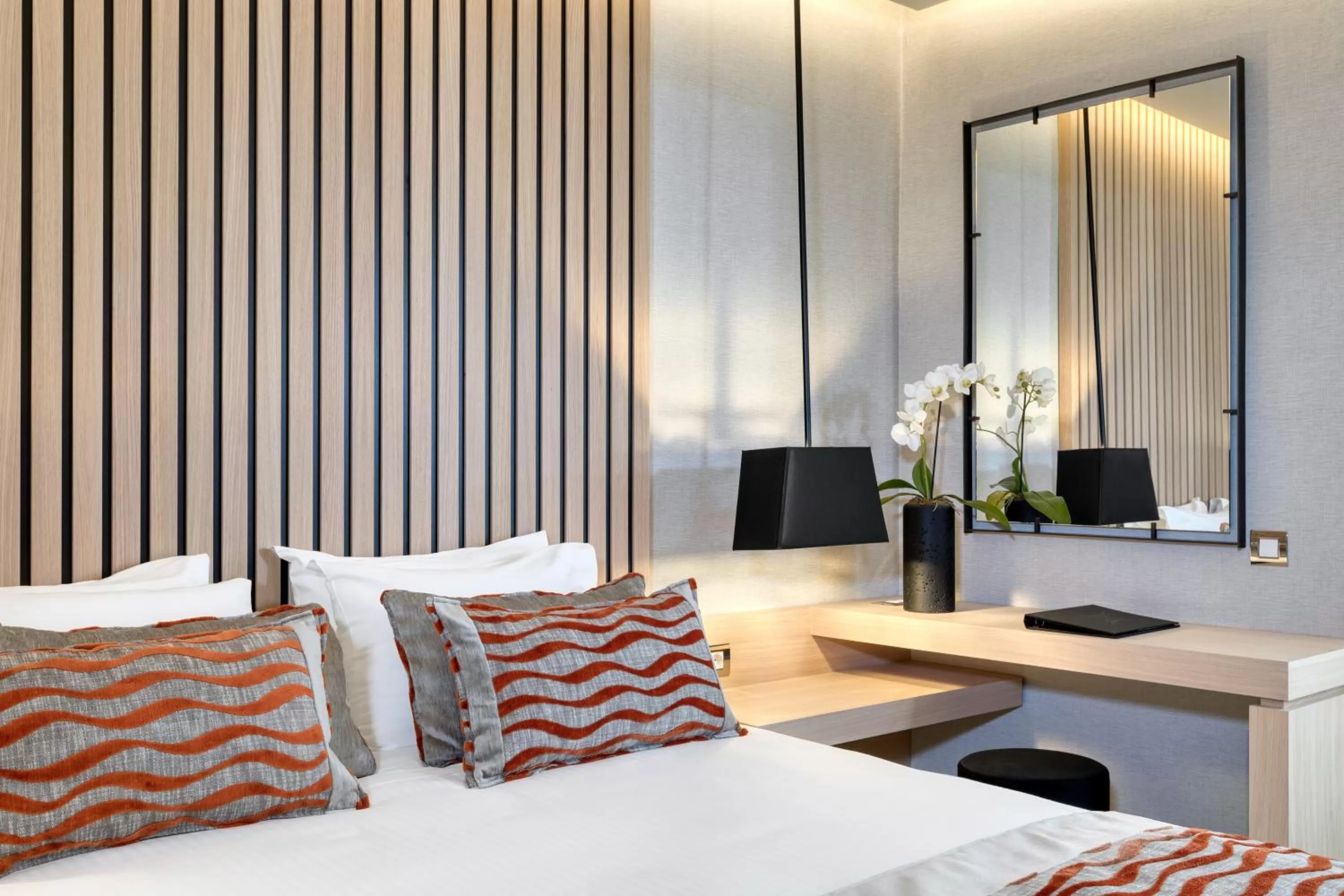 Bed in Divani Palace Acropolis