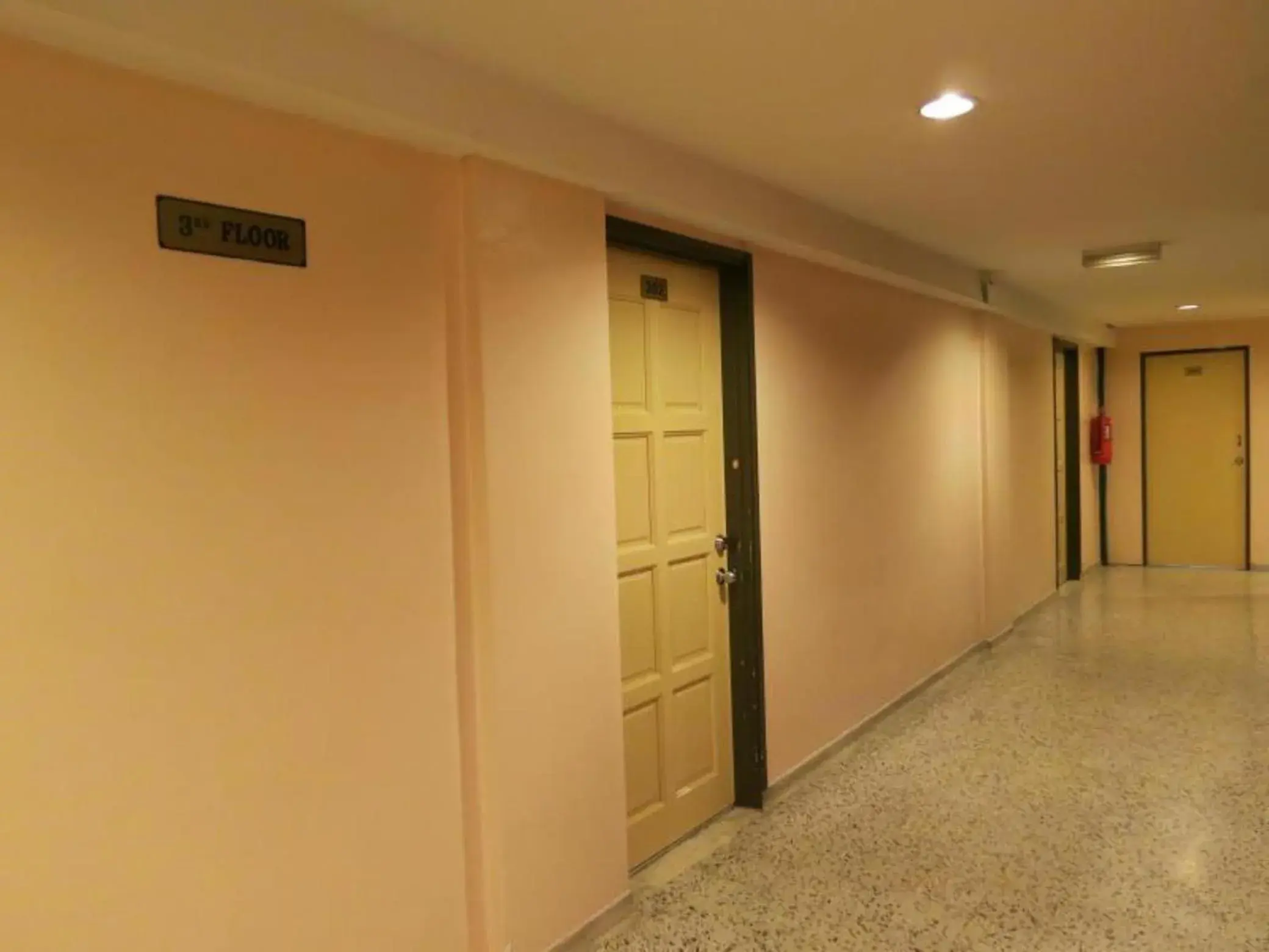 Area and facilities in Nan Yeang Hotel
