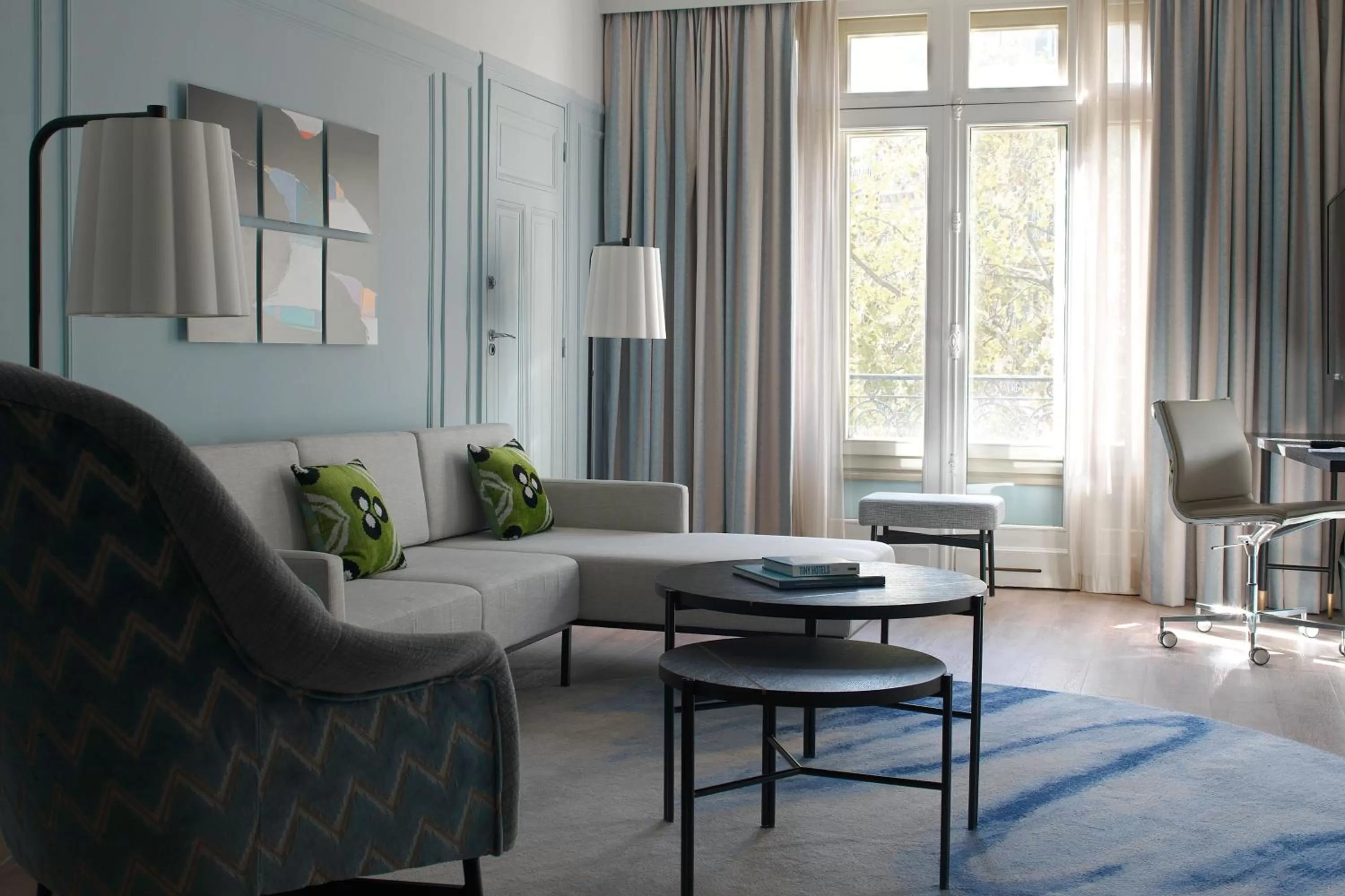 Bedroom in Paris Marriott Opera Ambassador Hotel