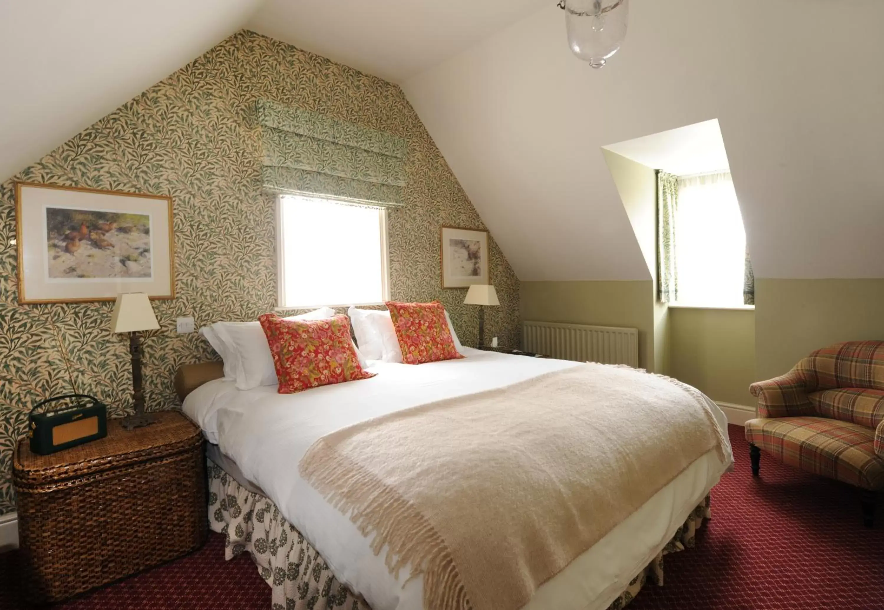 Day, Bed in The Stag and Huntsman at Hambleden