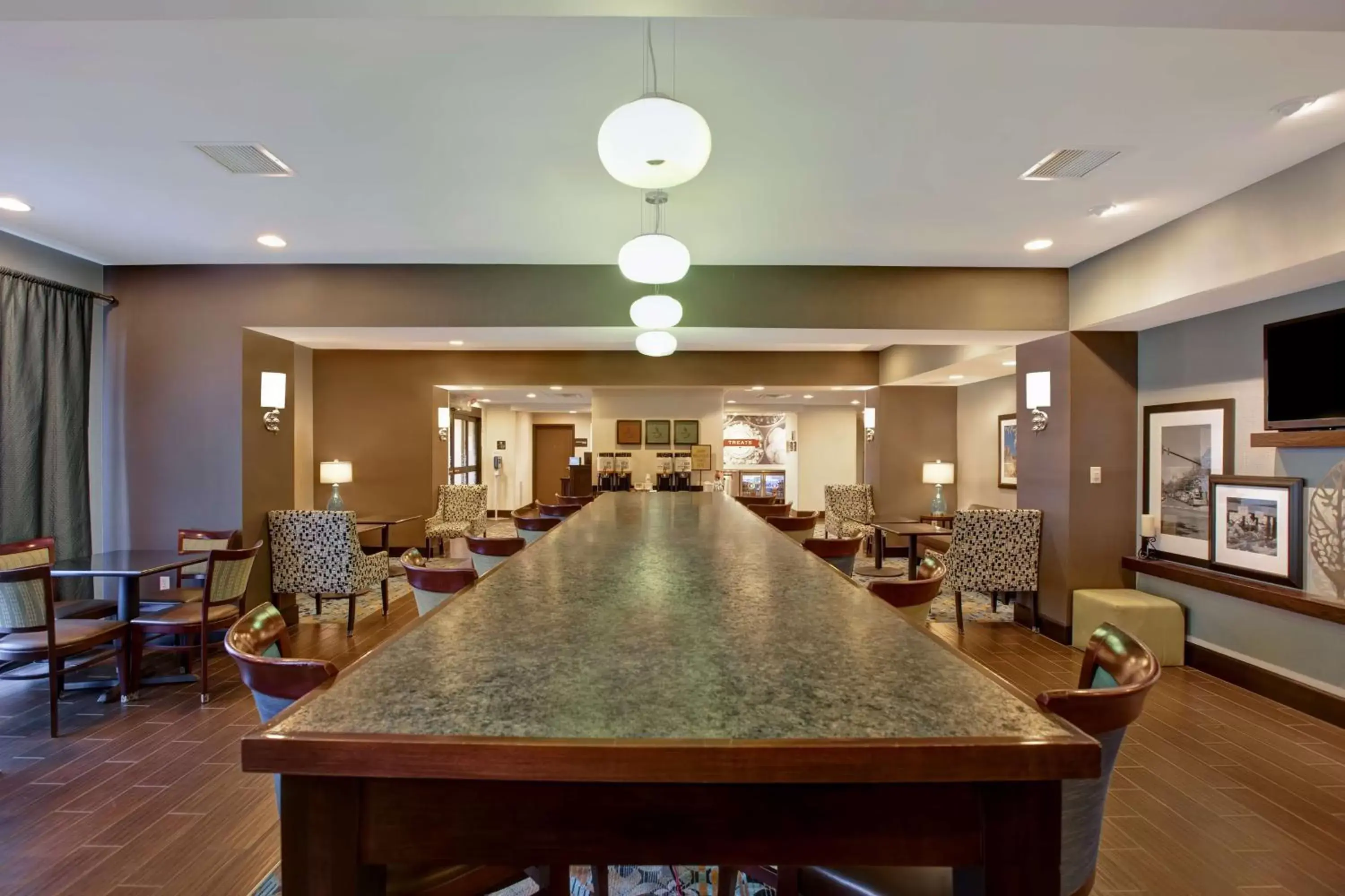 Breakfast in Hampton Inn Dekalb - Near the University Breakfast in Hampton Inn Dekalb - Near the University