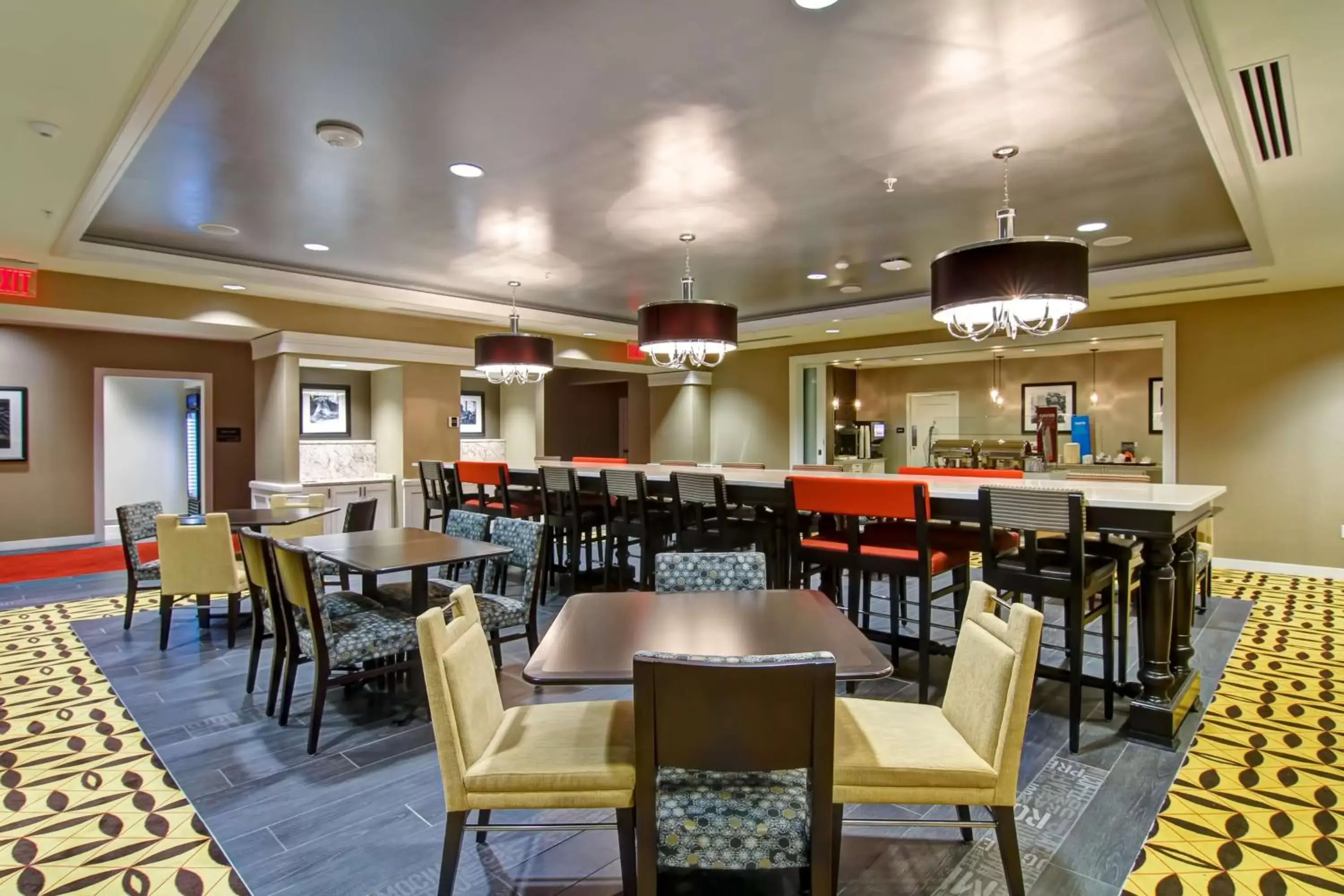 Dining area, Restaurant/Places to Eat in Hampton Inn and Suites Cincinnati - Downtown