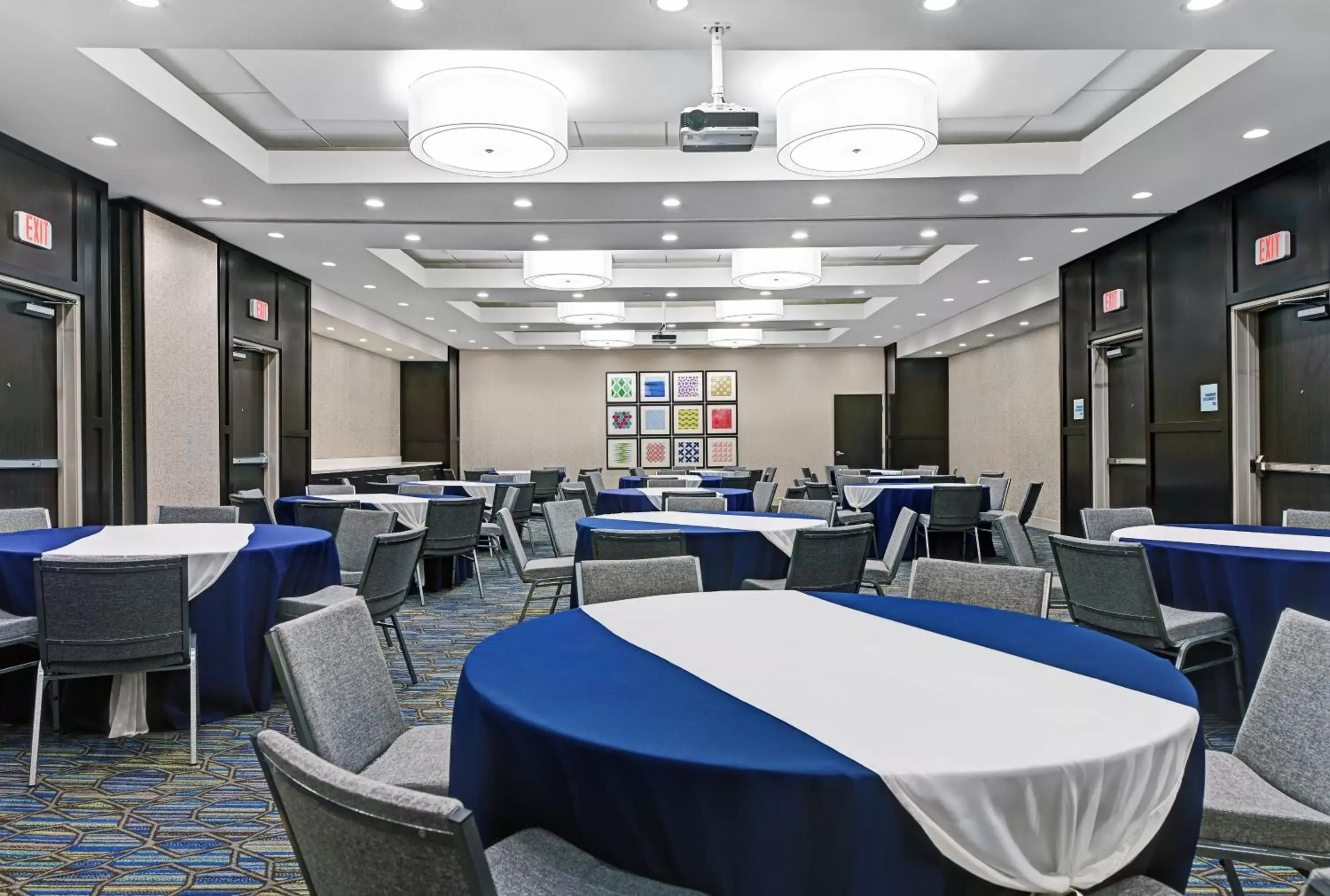 Meeting/conference room in Holiday Inn Express & Suites Memorial – CityCentre, an IHG Hotel