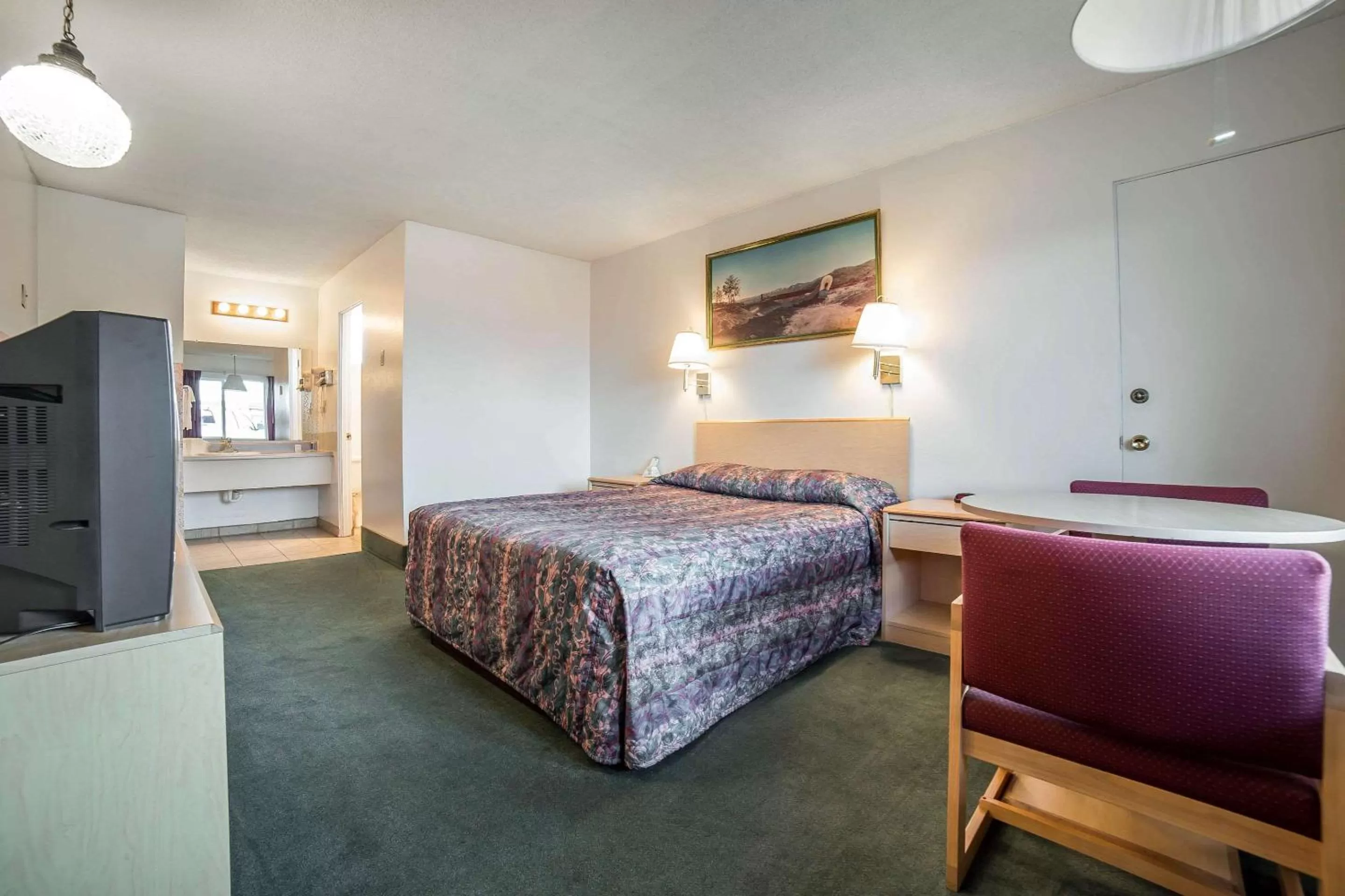 Queen Room - Non-Smoking in Rodeway Inn Boardman - Hermiston