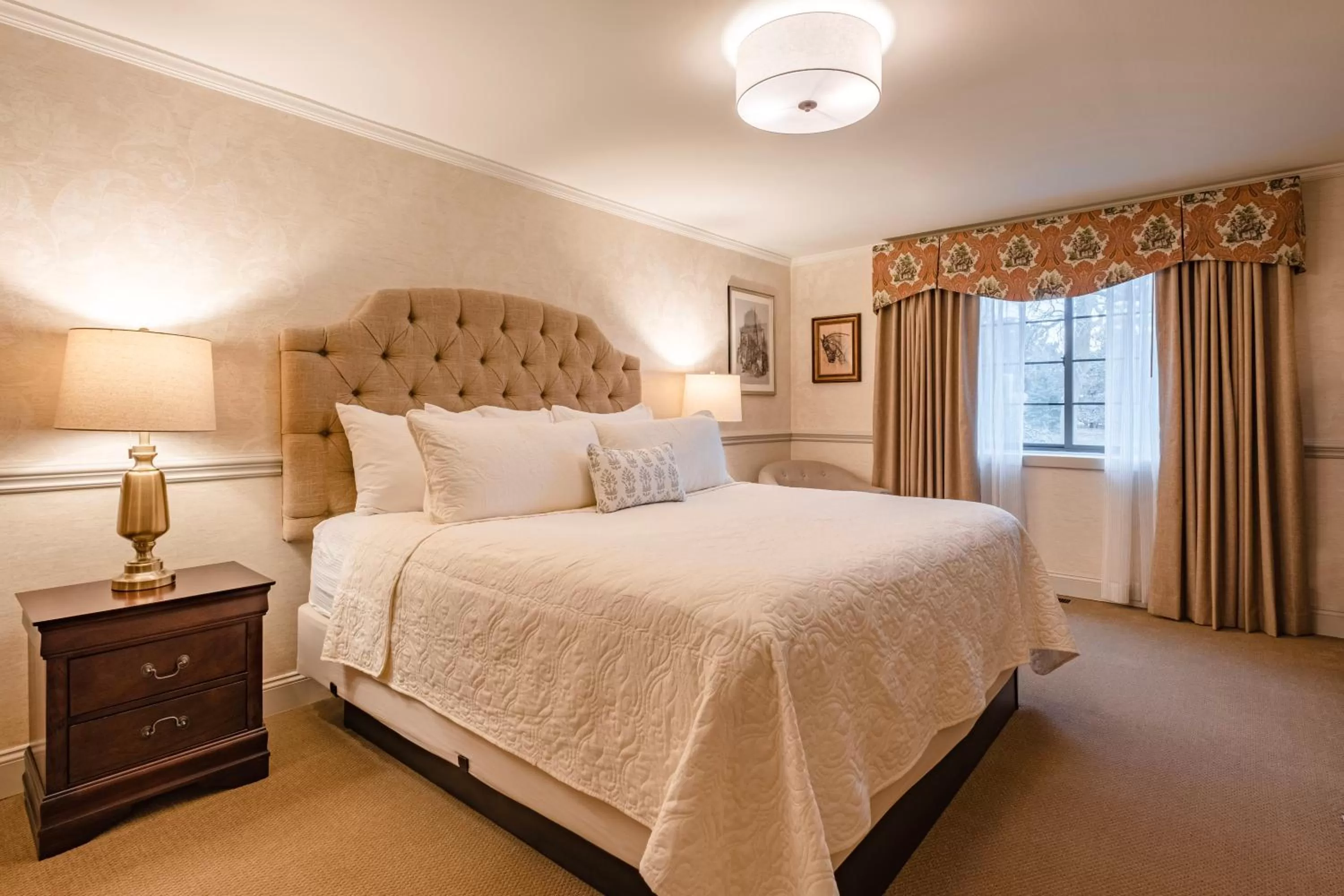 Bed in Red Coach Inn