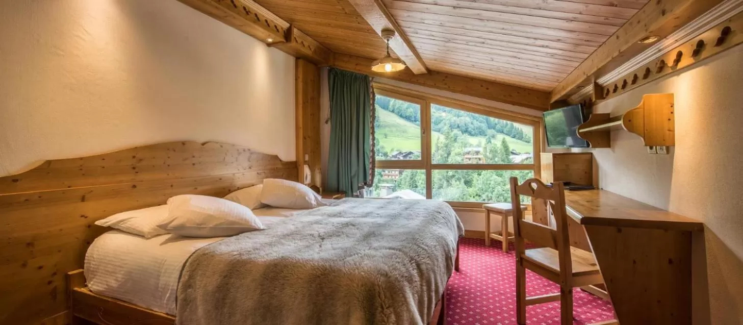 View (from property/room), Bed in Hotel le Petit Dru
