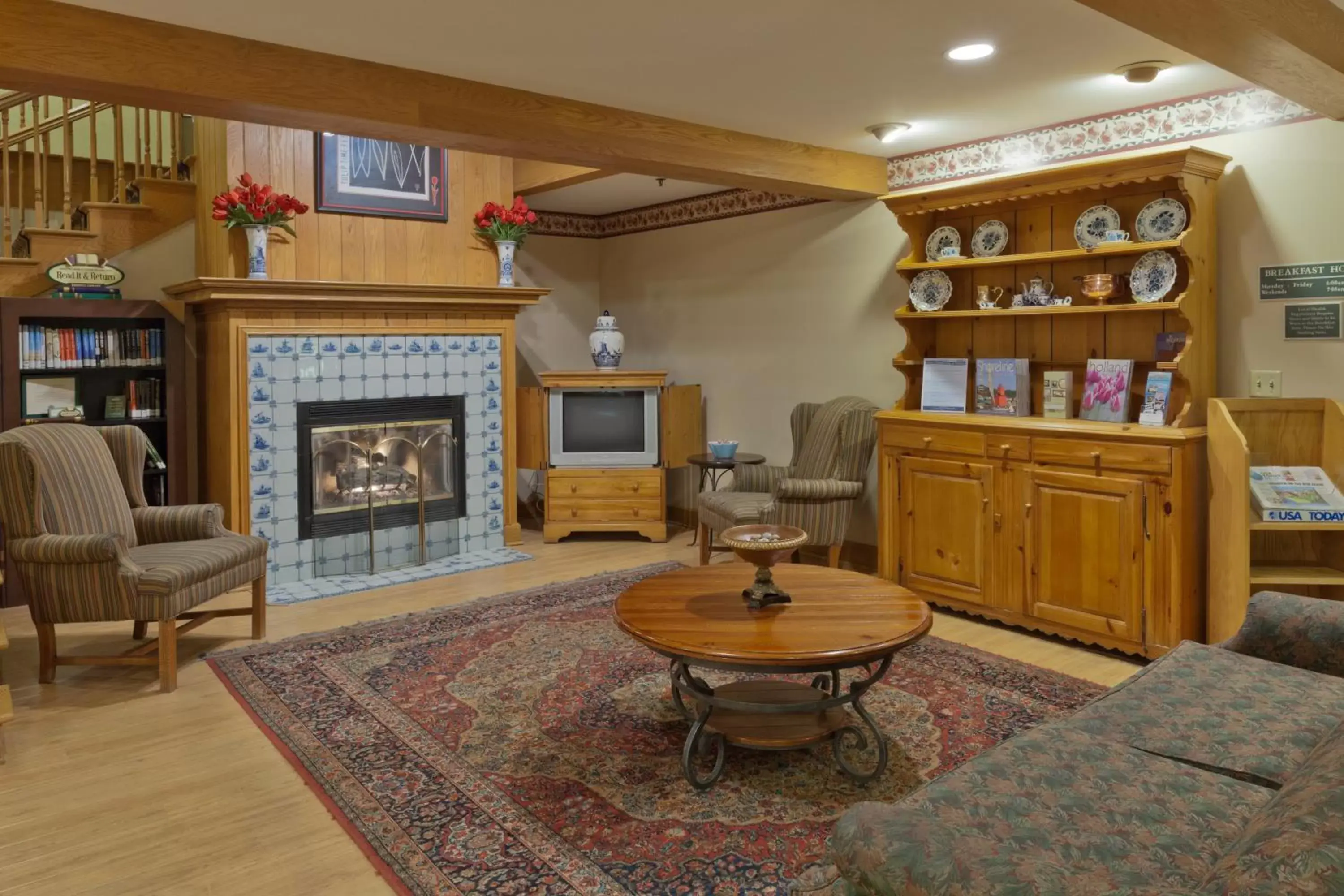 Lobby or reception, Seating Area in Country Inn & Suites by Radisson, Holland, MI