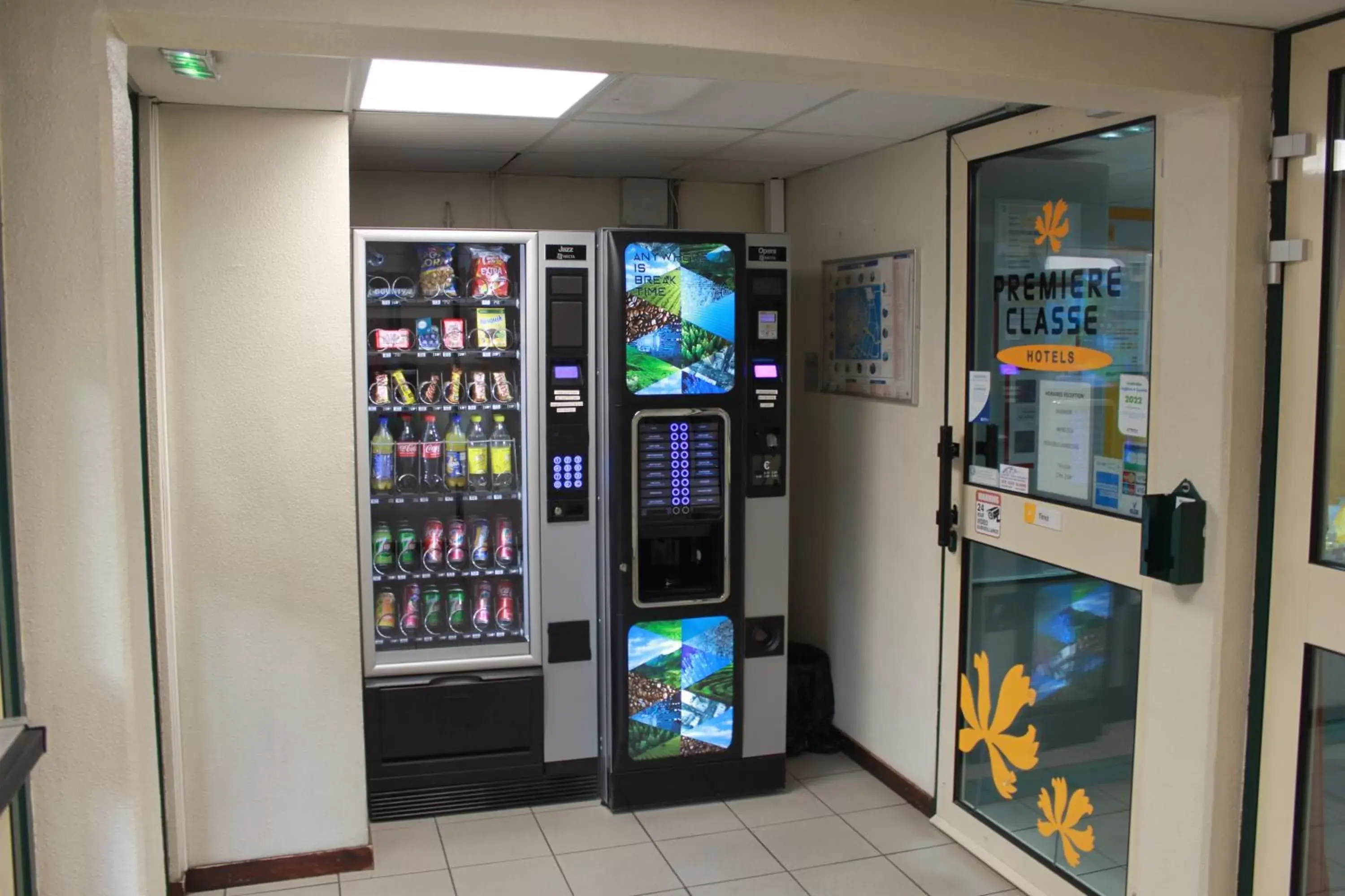 vending machine, Supermarket/Shops in Hôtel Premiere Classe Pamiers