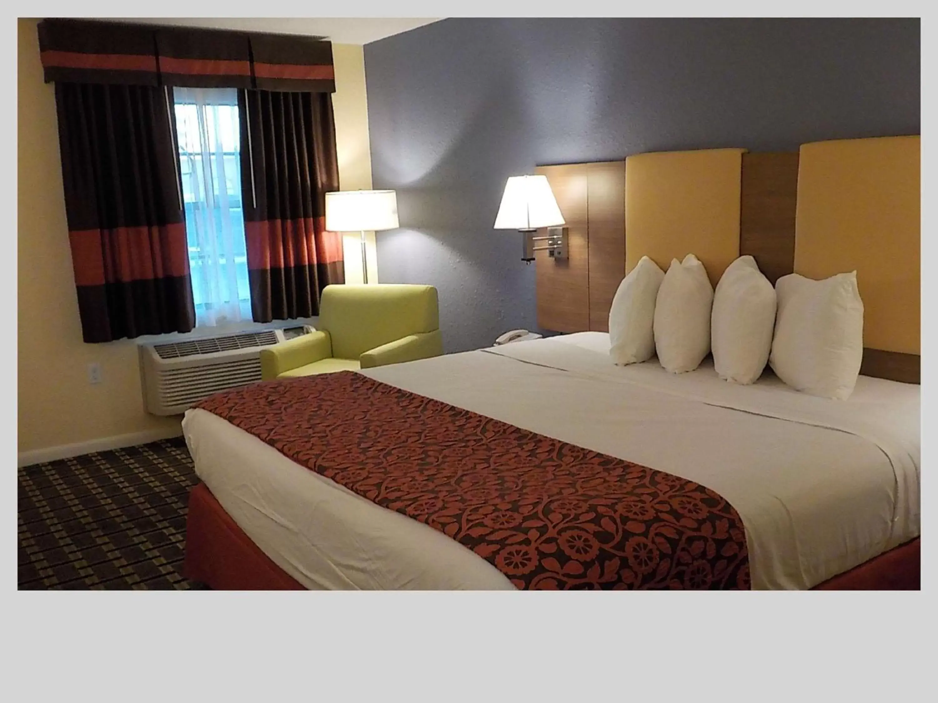 Photo of the whole room, Bed in SureStay Hotel by Best Western Clermont Theme Park West