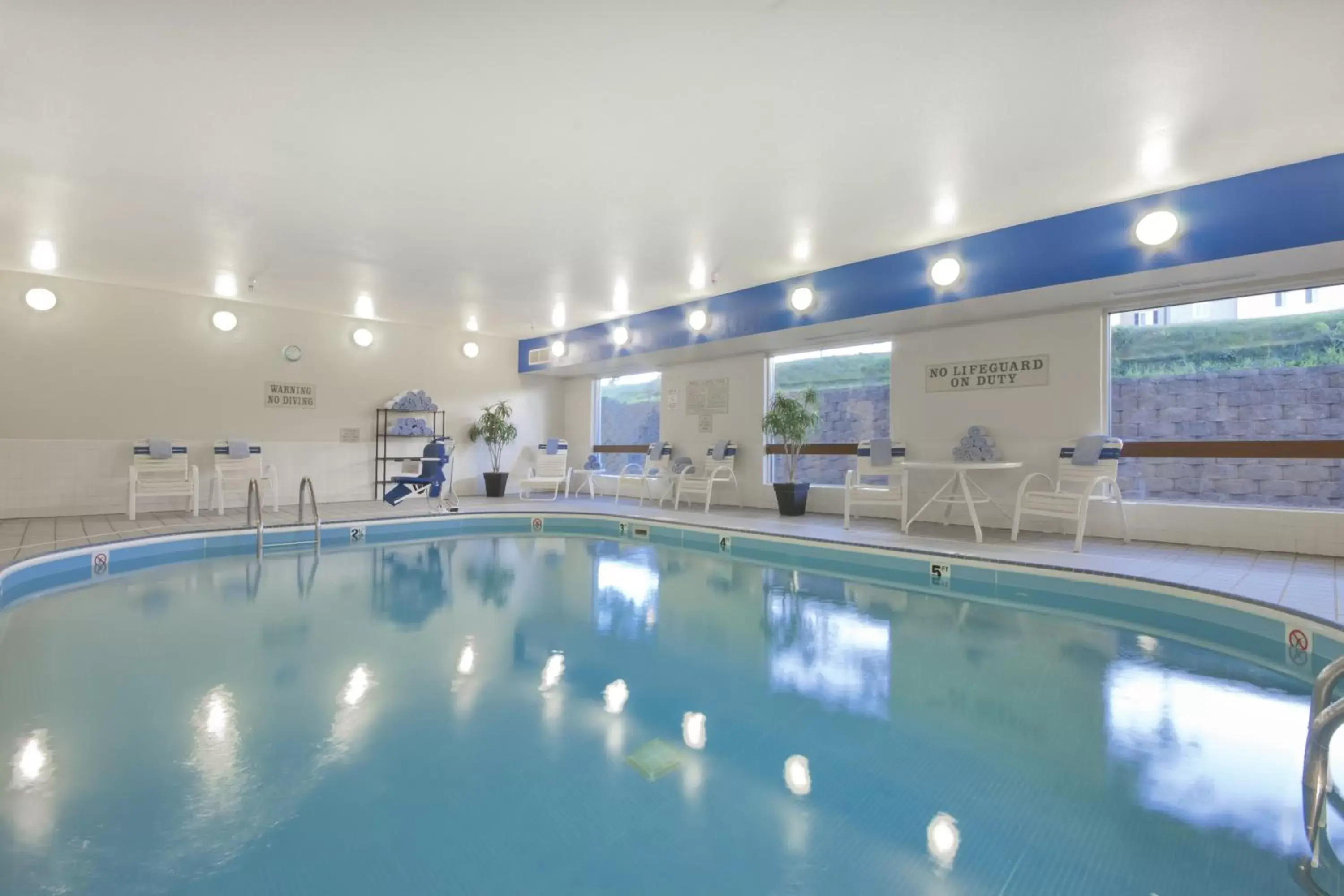 Swimming pool in Wingate by Wyndham Sioux City