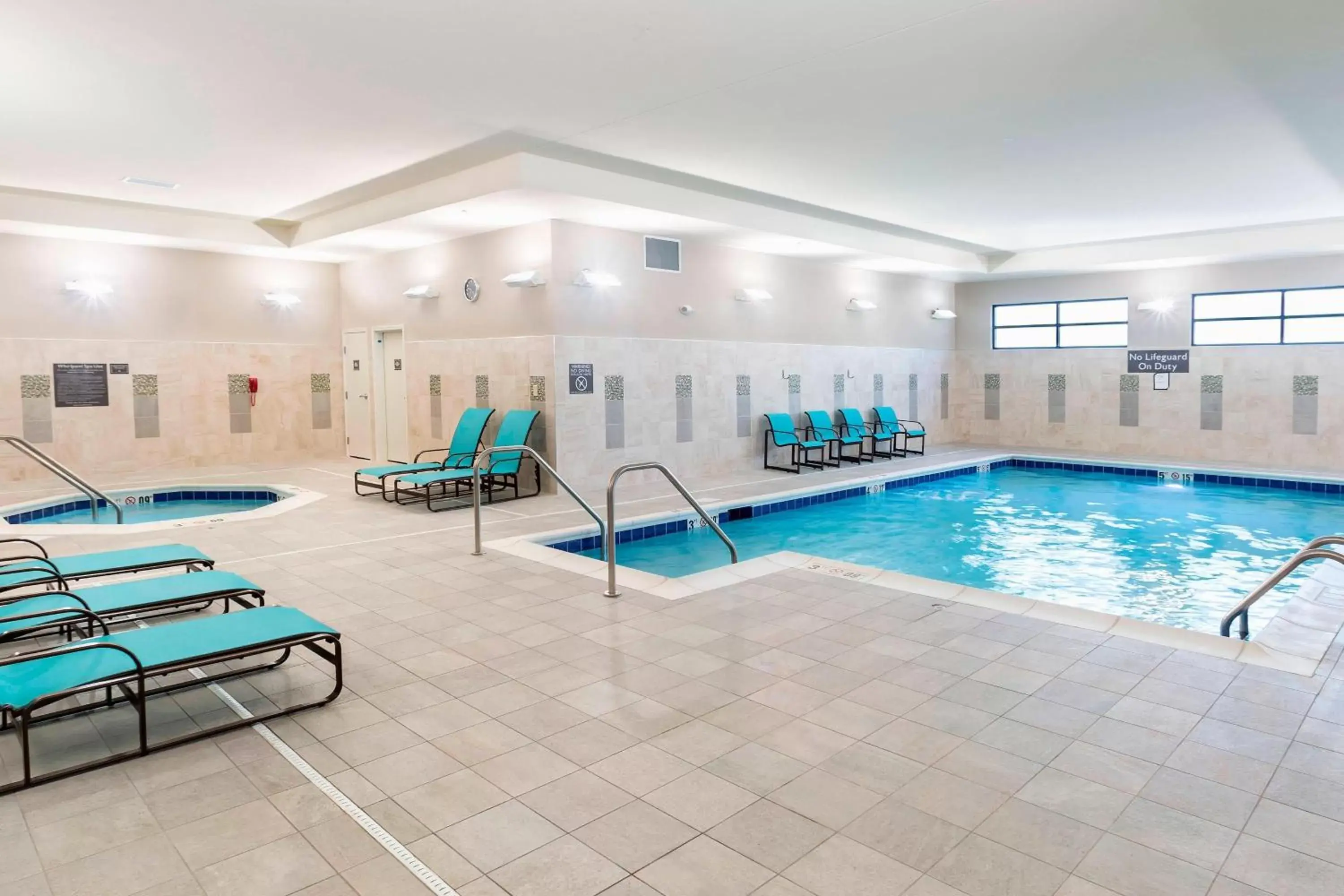 Swimming Pool in Residence Inn by Marriott Youngstown Warren/Niles