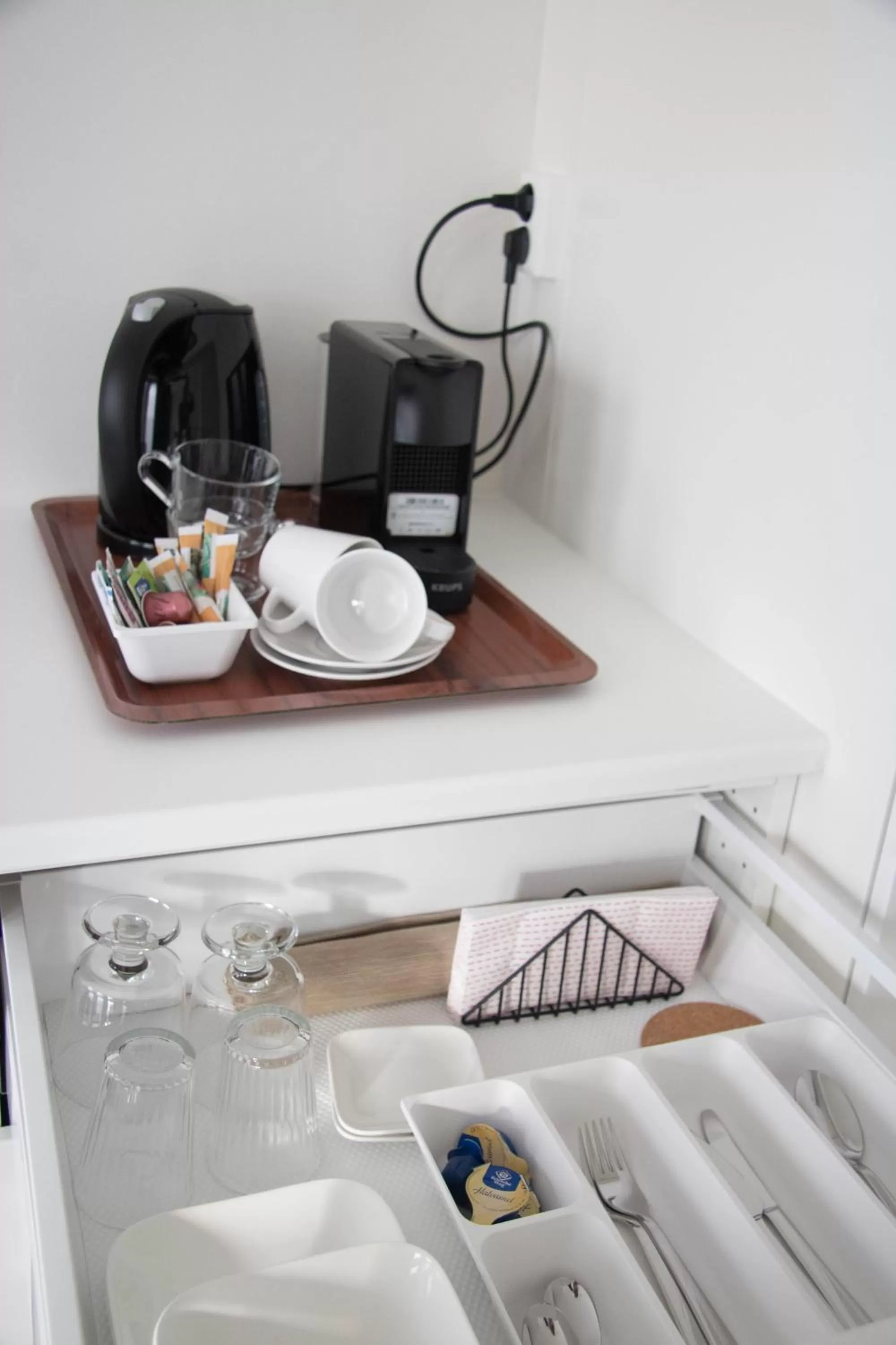 Coffee/Tea Facilities in B&B Mondriaan