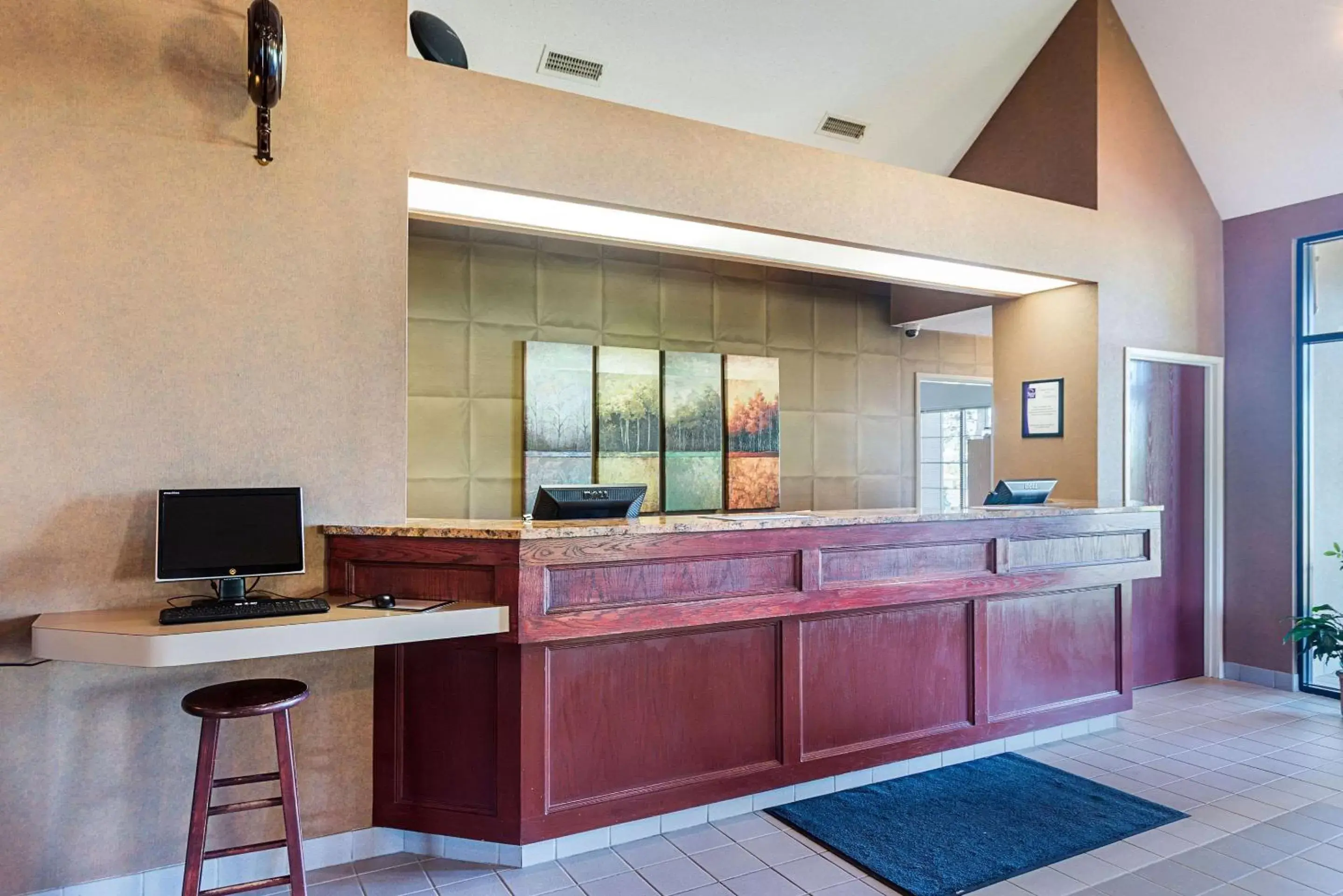 Lobby or reception in Sleep Inn & Suites Acme – Traverse City