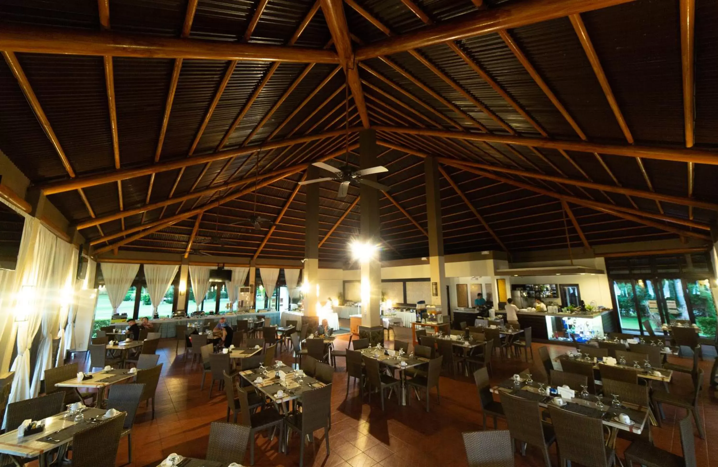 Restaurant/Places to Eat in Bohol Beach Club