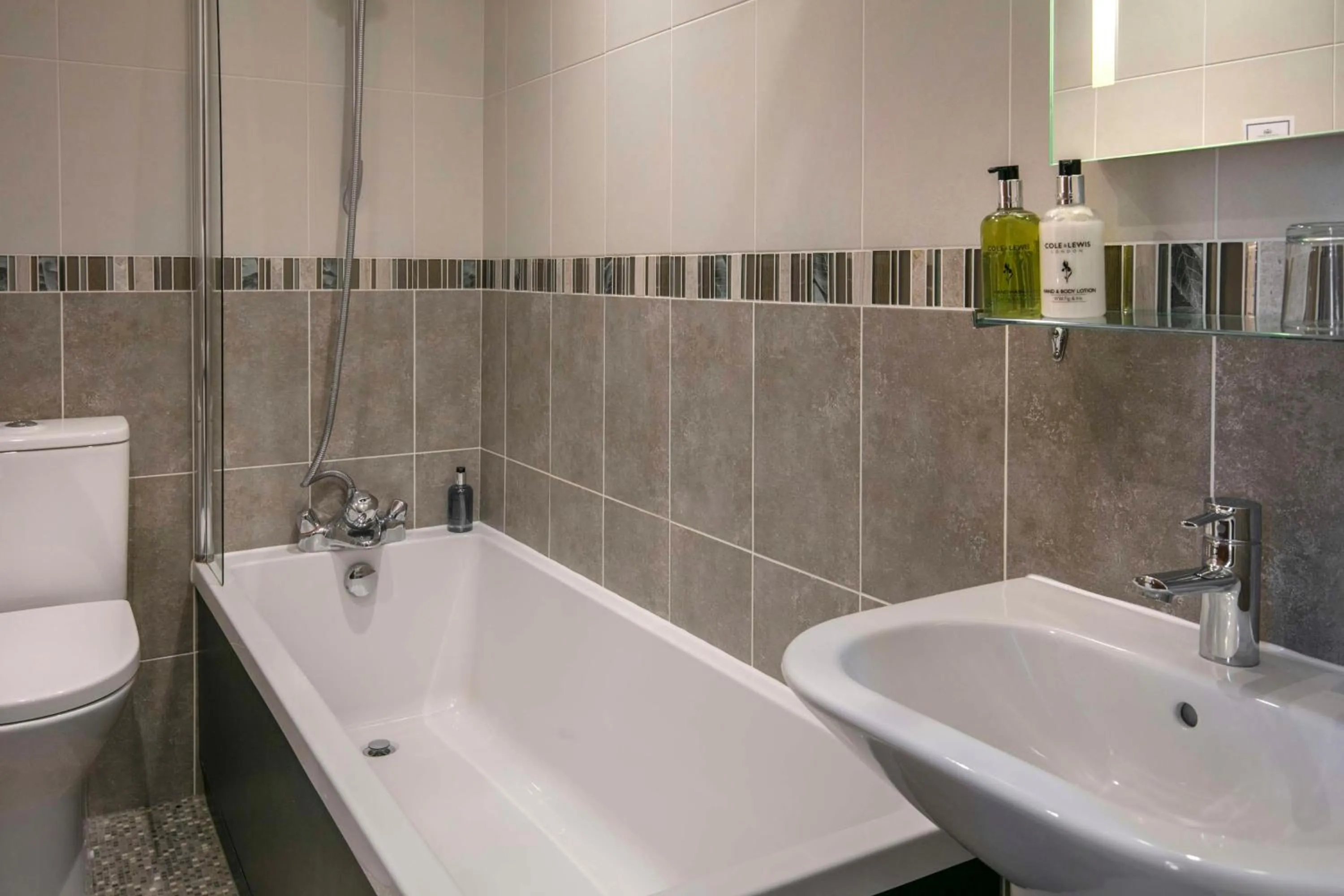 Bathroom in Best Western Sysonby Knoll Hotel