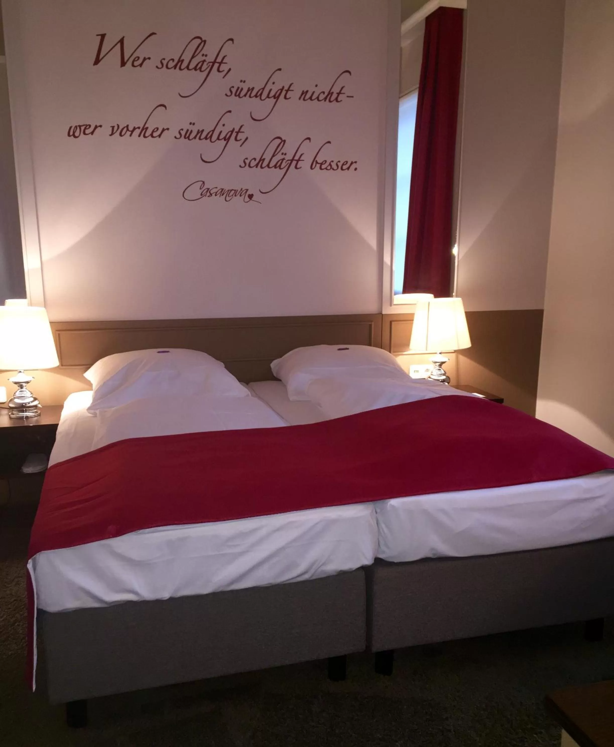 Bed in Hotel Lippischer Hof