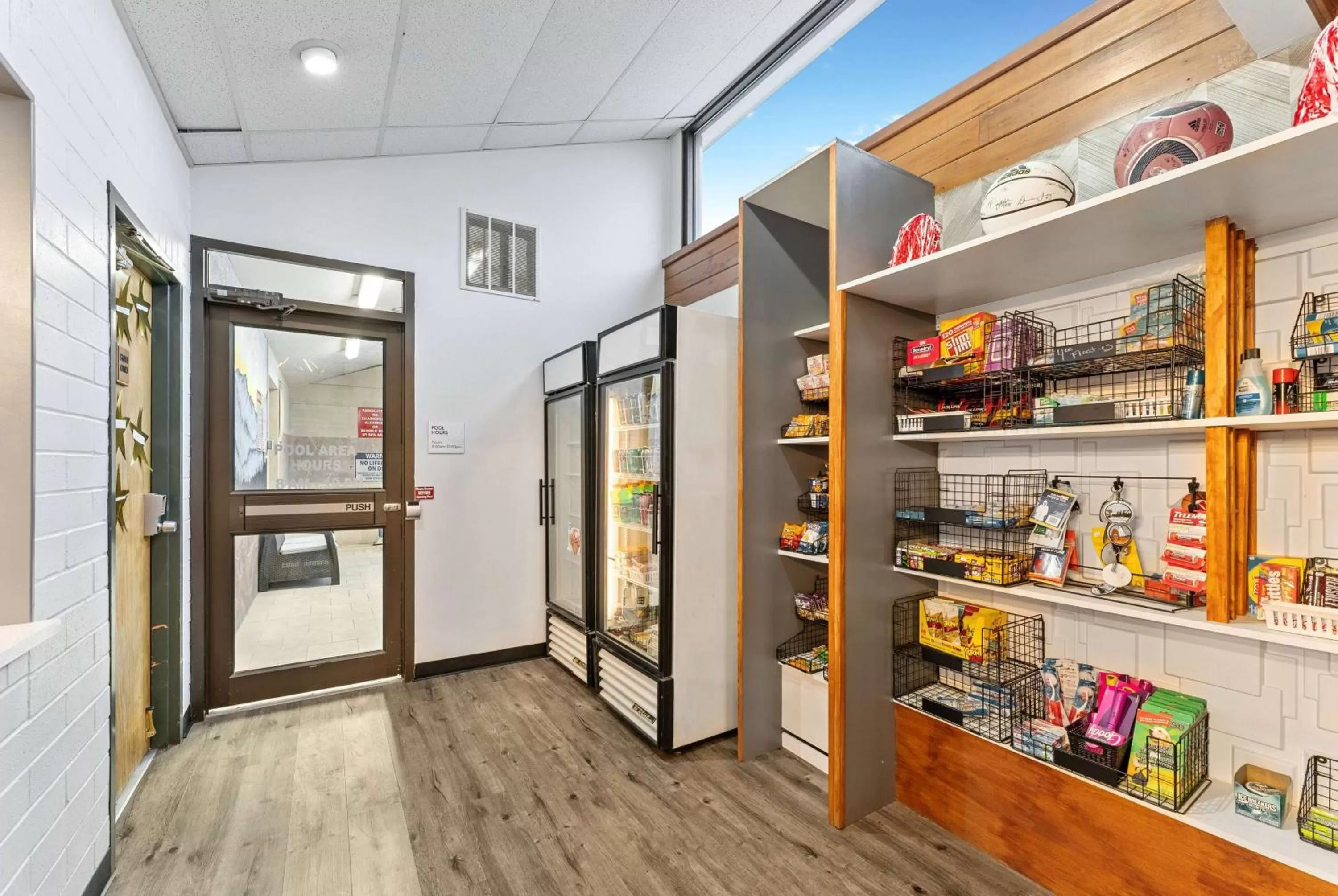 Food and drinks in Ramada by Wyndham Cedar City