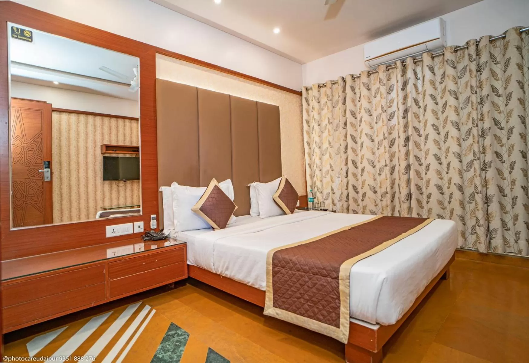 Bedroom, Bed in Uddhav Vilas A Family Hotel