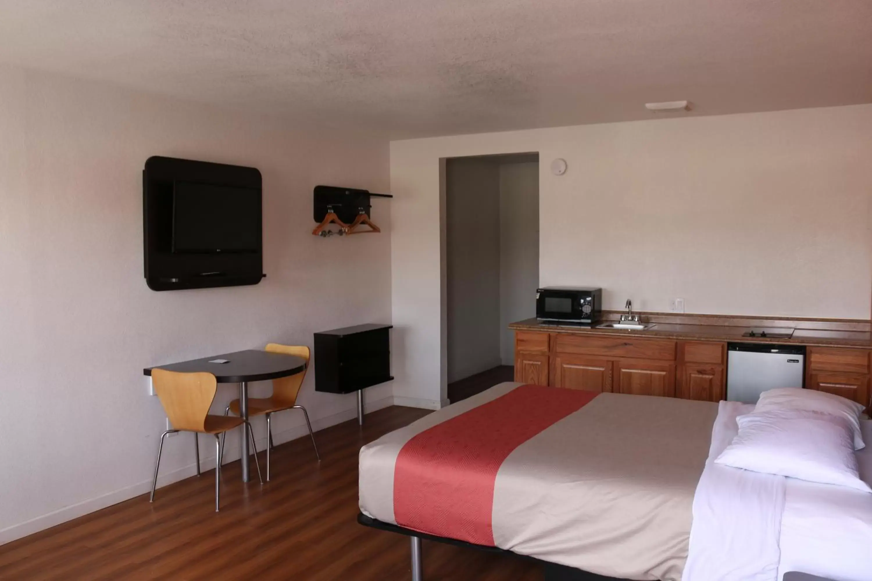 Bedroom, Bed in Motel 6-Delano, CA