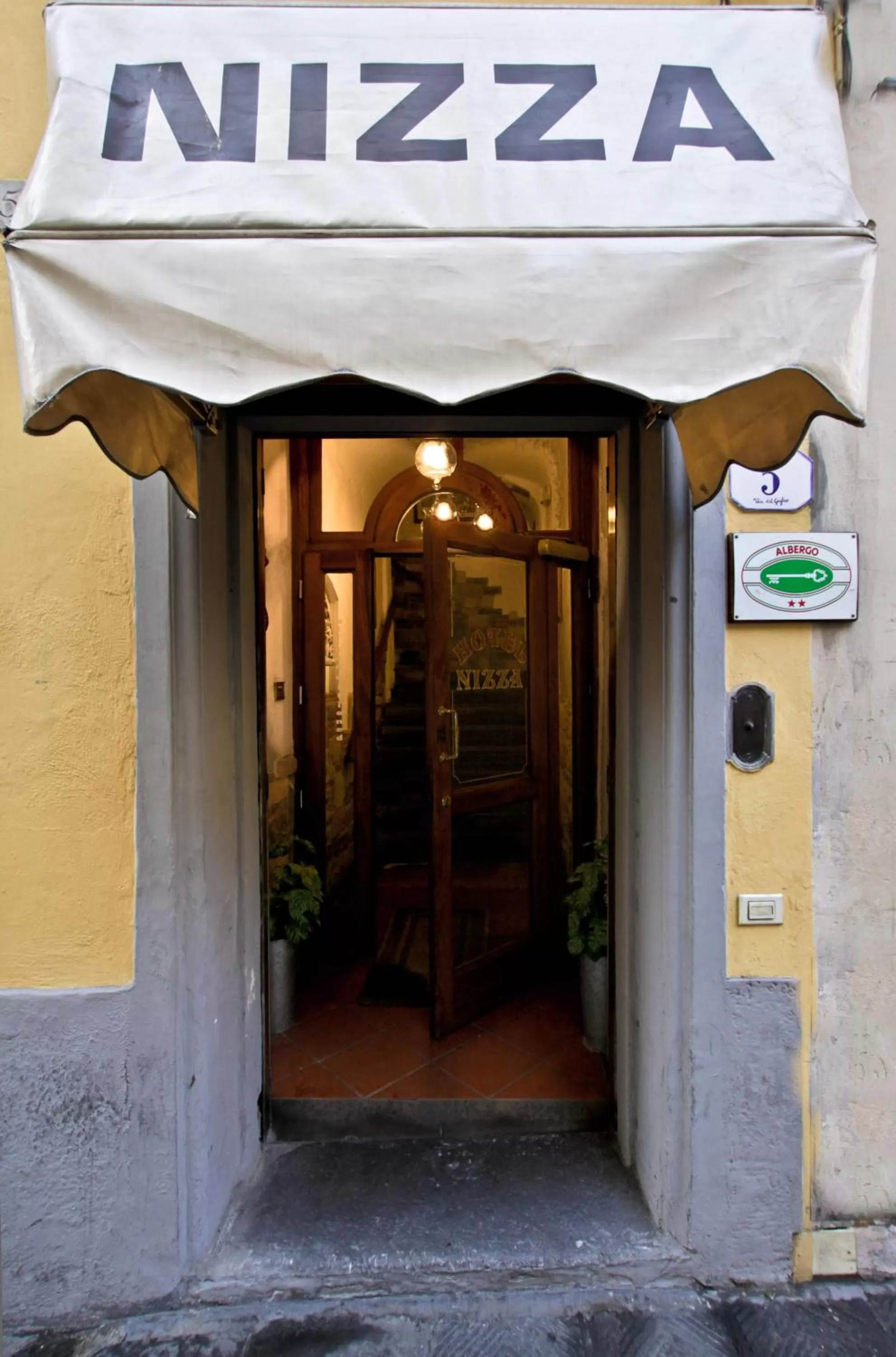 Facade/entrance in Hotel Nizza
