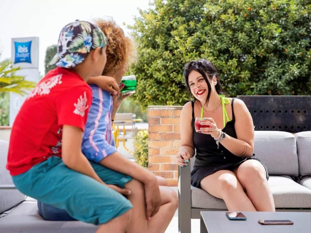 Patio in ibis Perpignan Sud Saint Charles