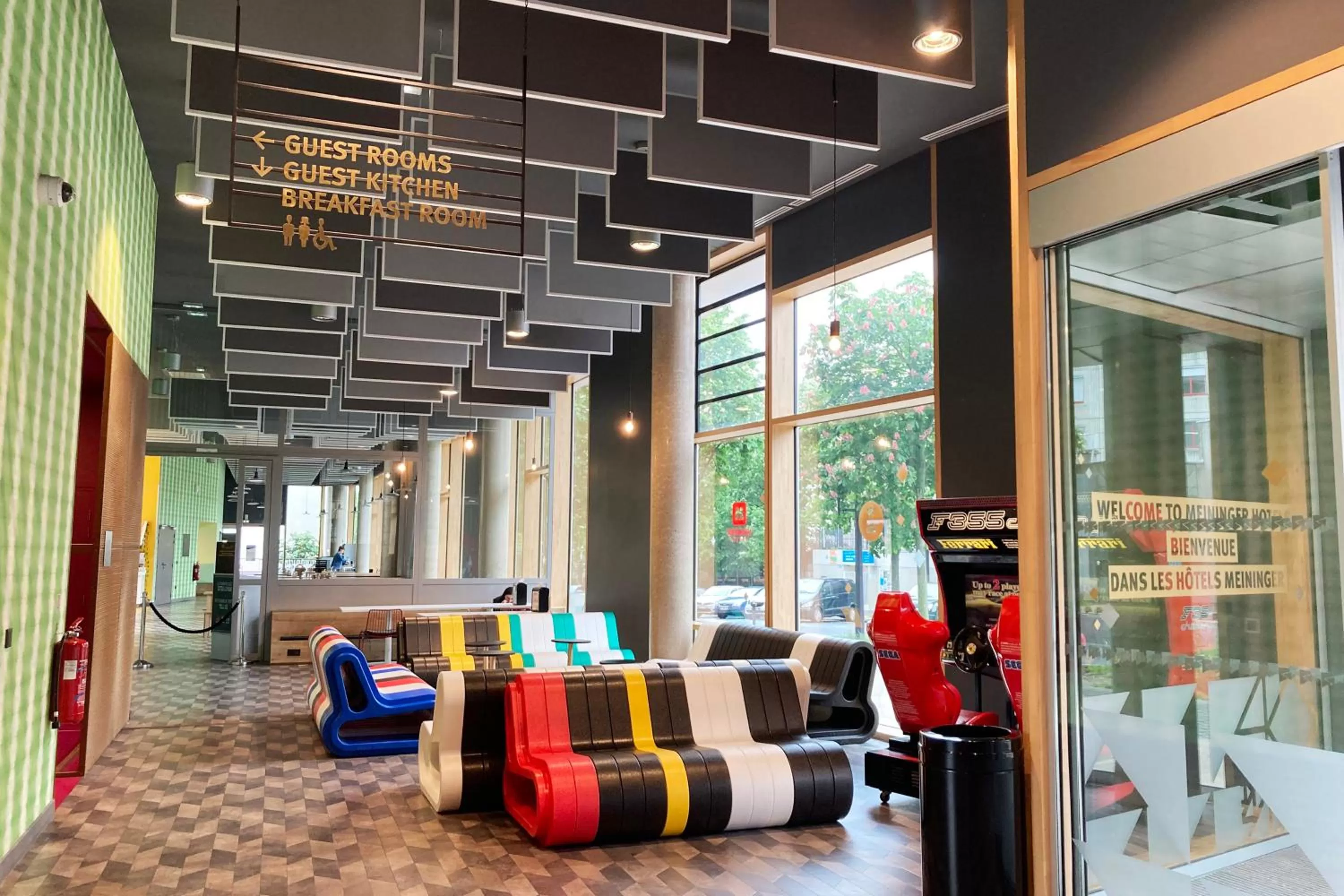 Lobby or reception in MEININGER Hotel Paris Porte de Vincennes