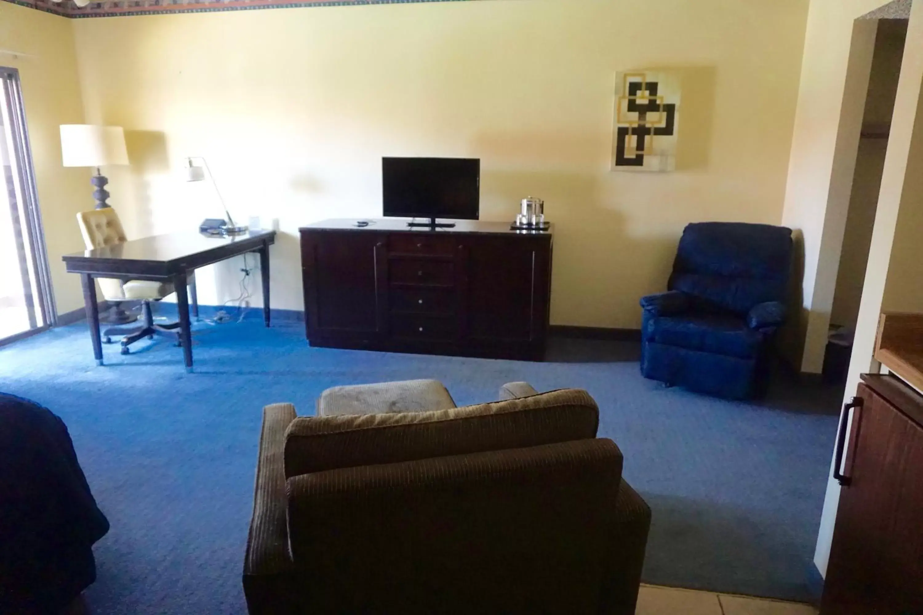 Day, Lounge/Bar in Heritage Inn & Suites Ridgecrest - China Lake