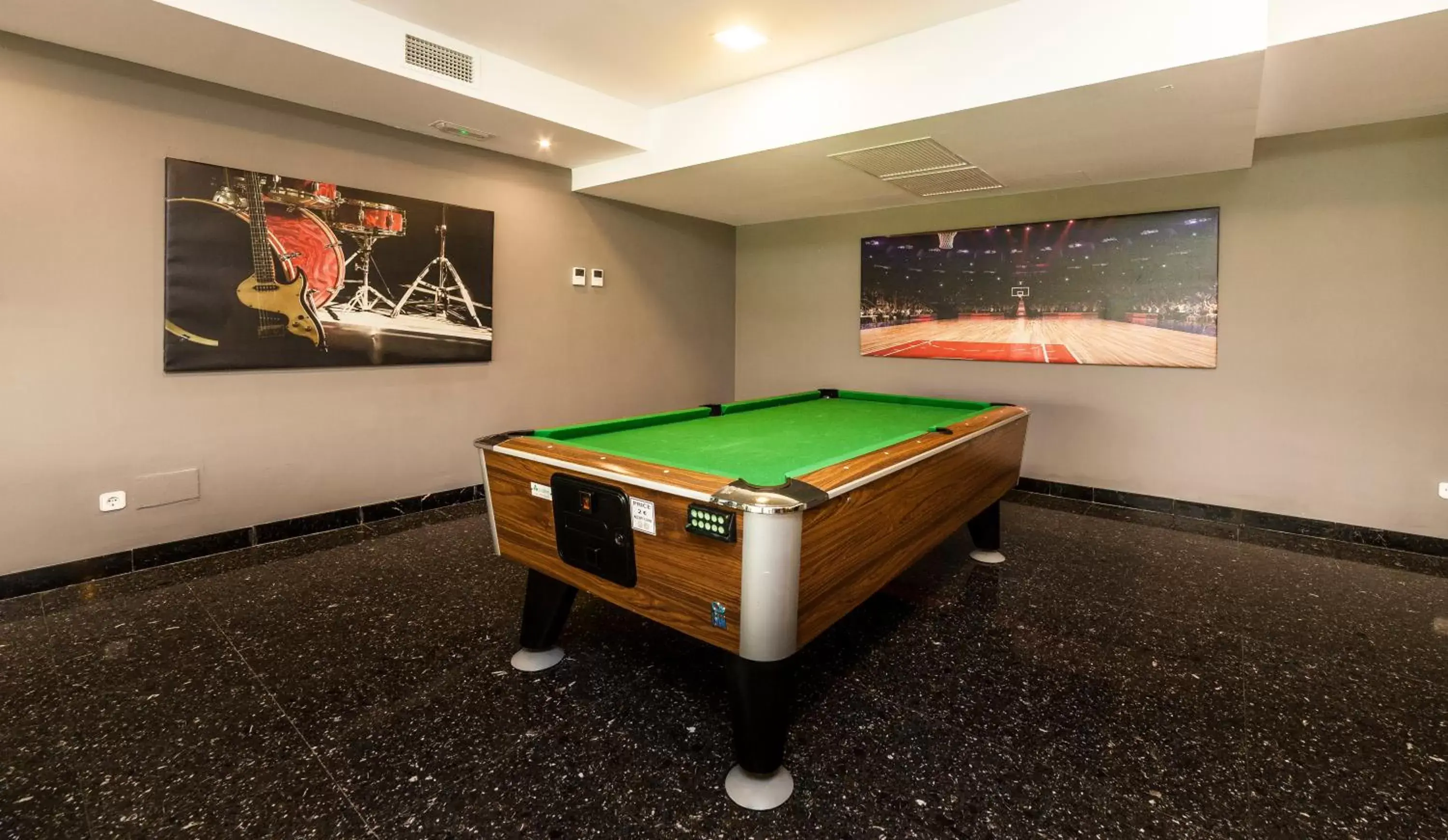 Lounge or bar, Billiards in Globales Palmanova