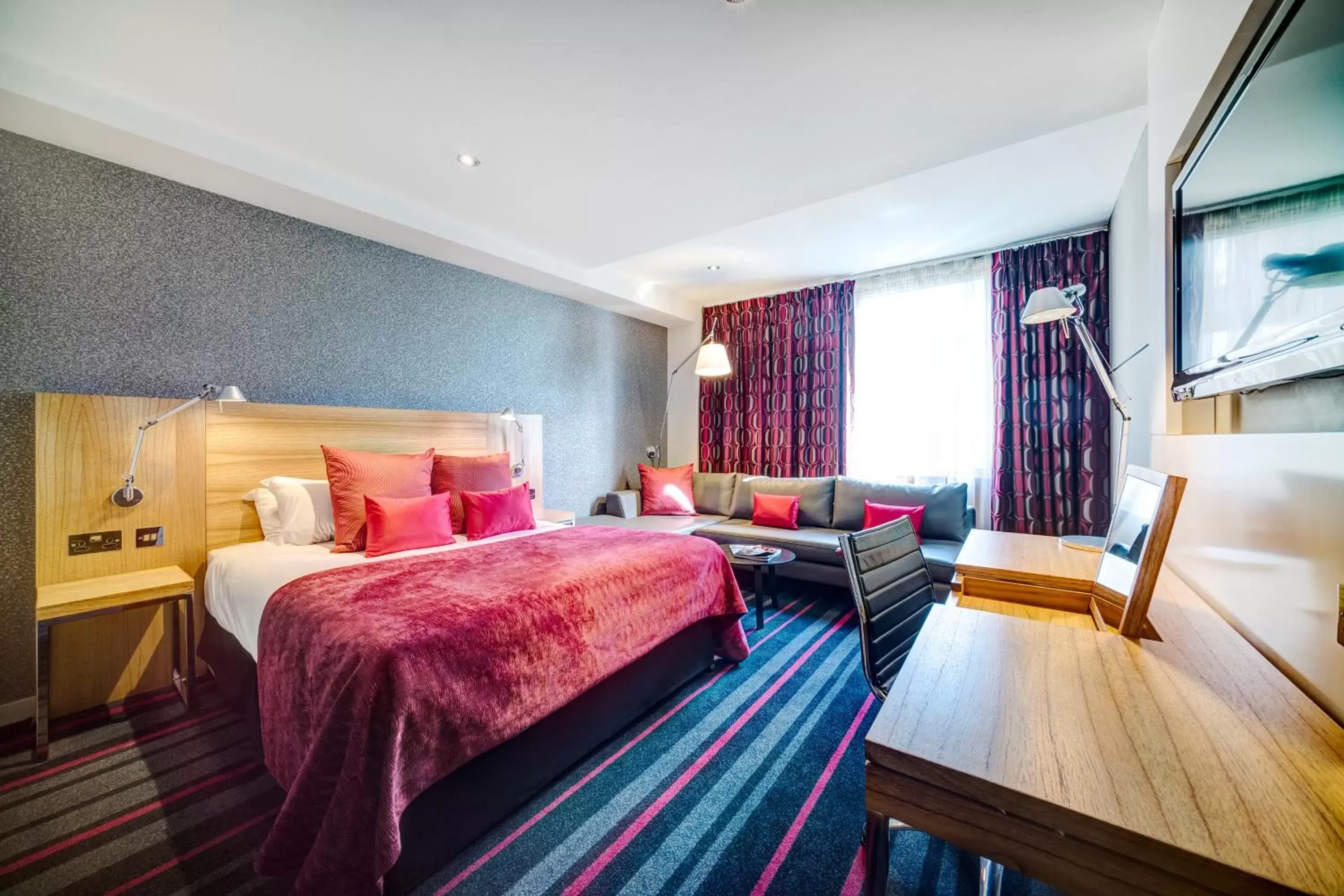 Bedroom in Apex City of Edinburgh Hotel