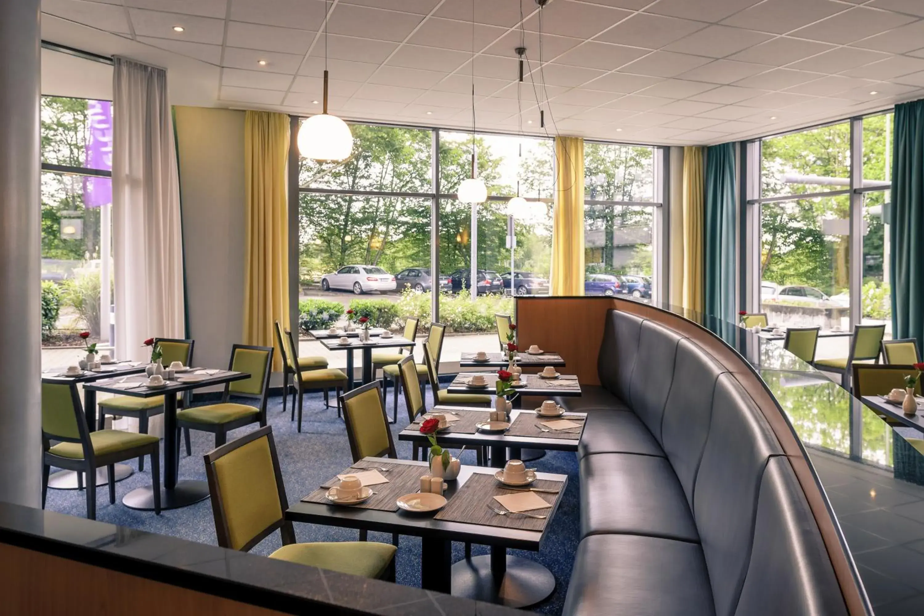 Buffet breakfast, Restaurant/Places to Eat in Mercure Hotel Frankfurt Eschborn Süd