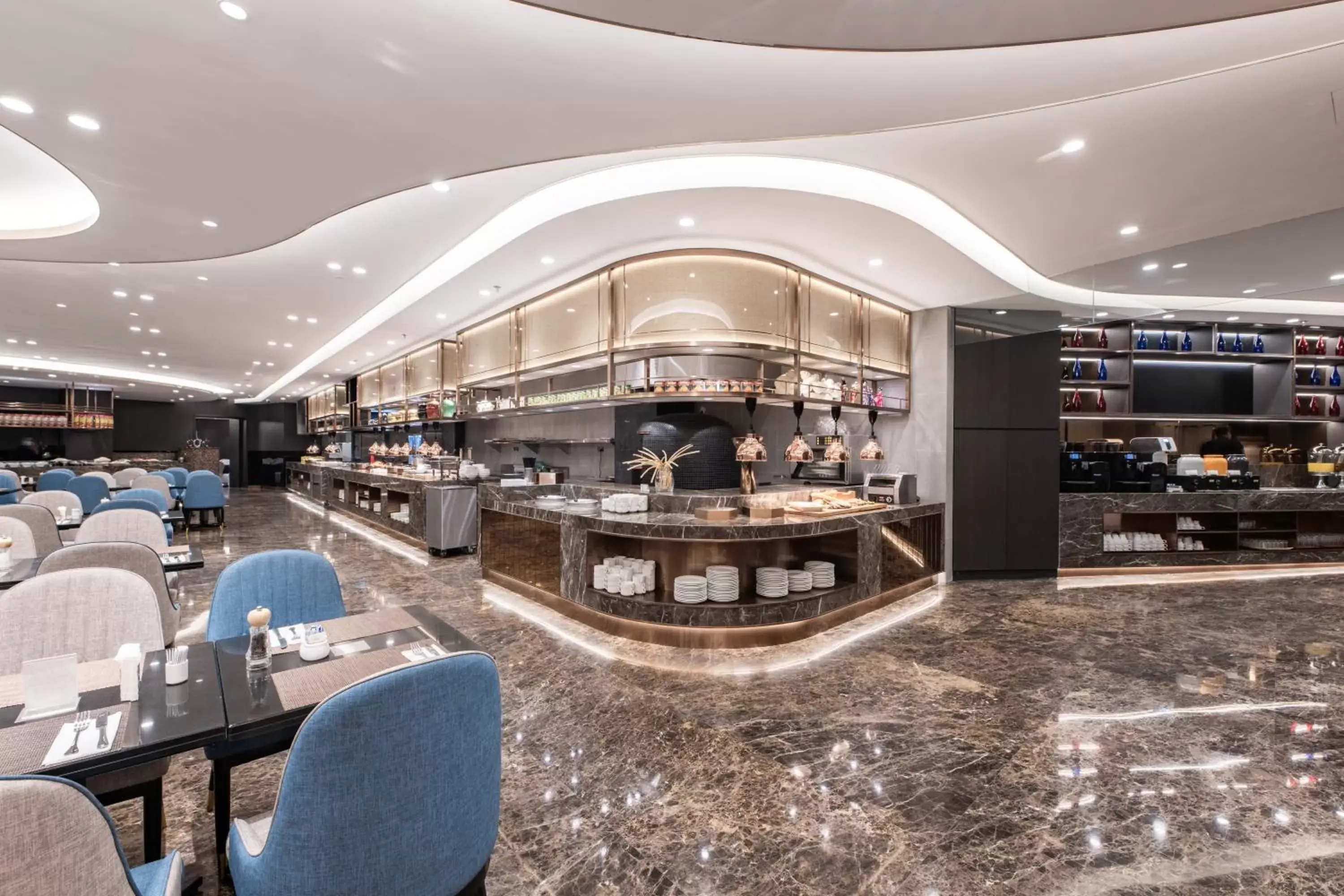 Restaurant/places to eat in Crowne Plaza Shanghai by IHG Restaurant/places to eat in Crowne Plaza Shanghai by IHG