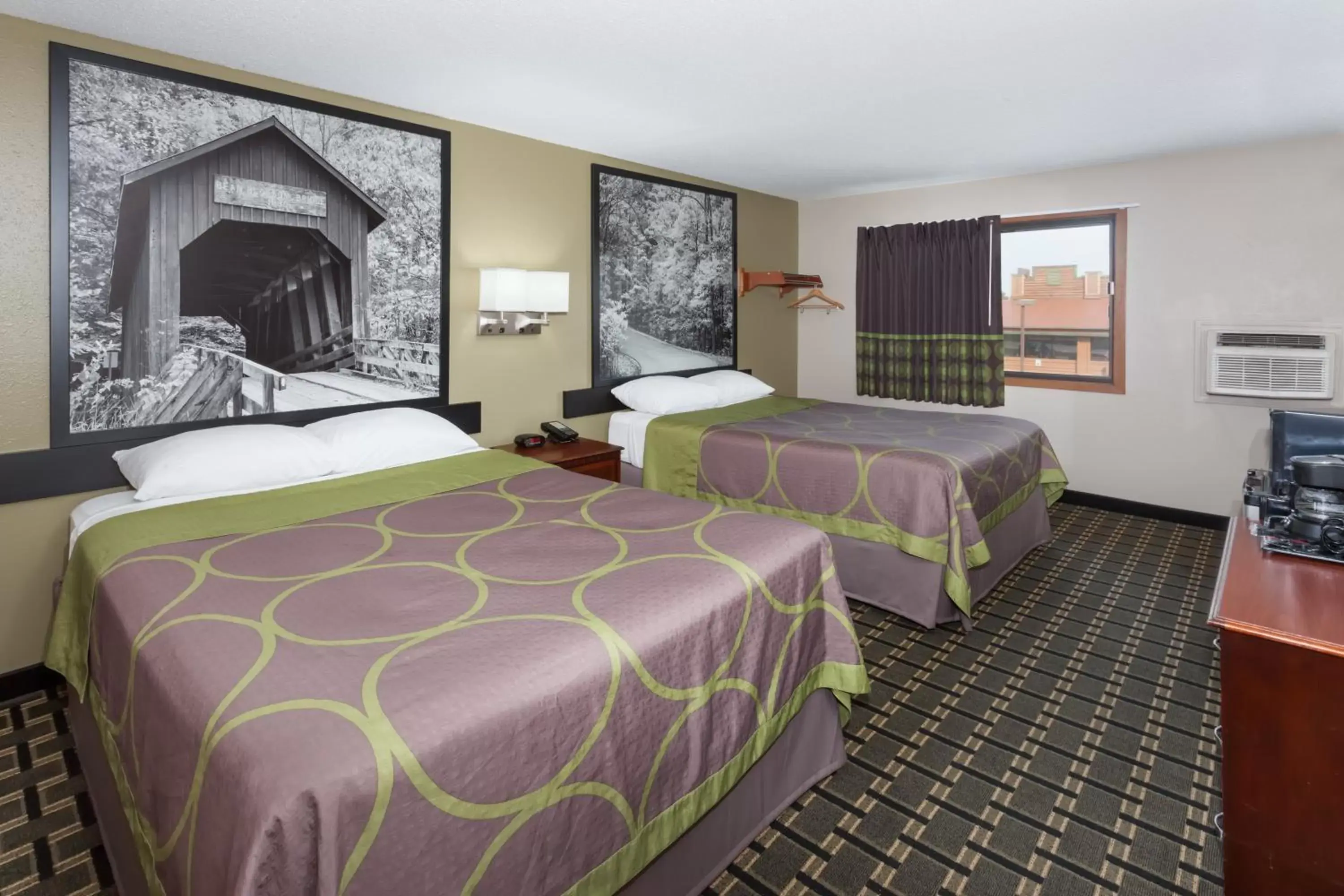 Photo of the whole room, Bed in Super 8 by Wyndham Michigan City