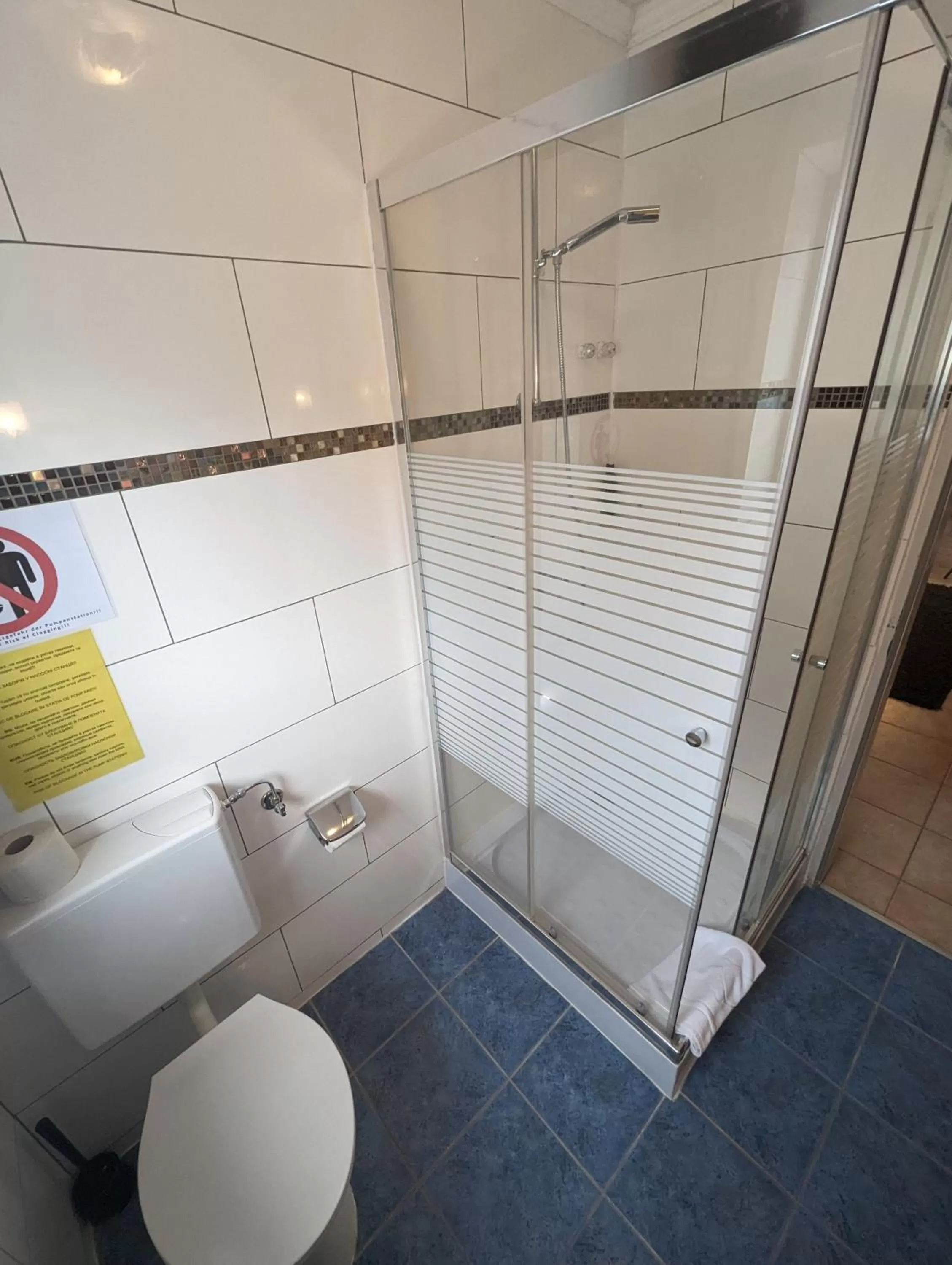 Bathroom in Hotel Eiserner Anton