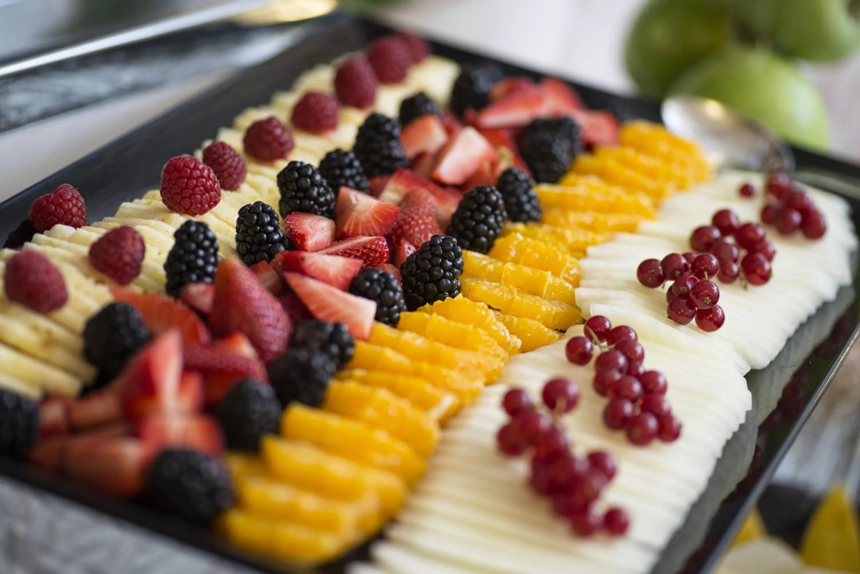 Restaurant/places to eat in Simon Hotel